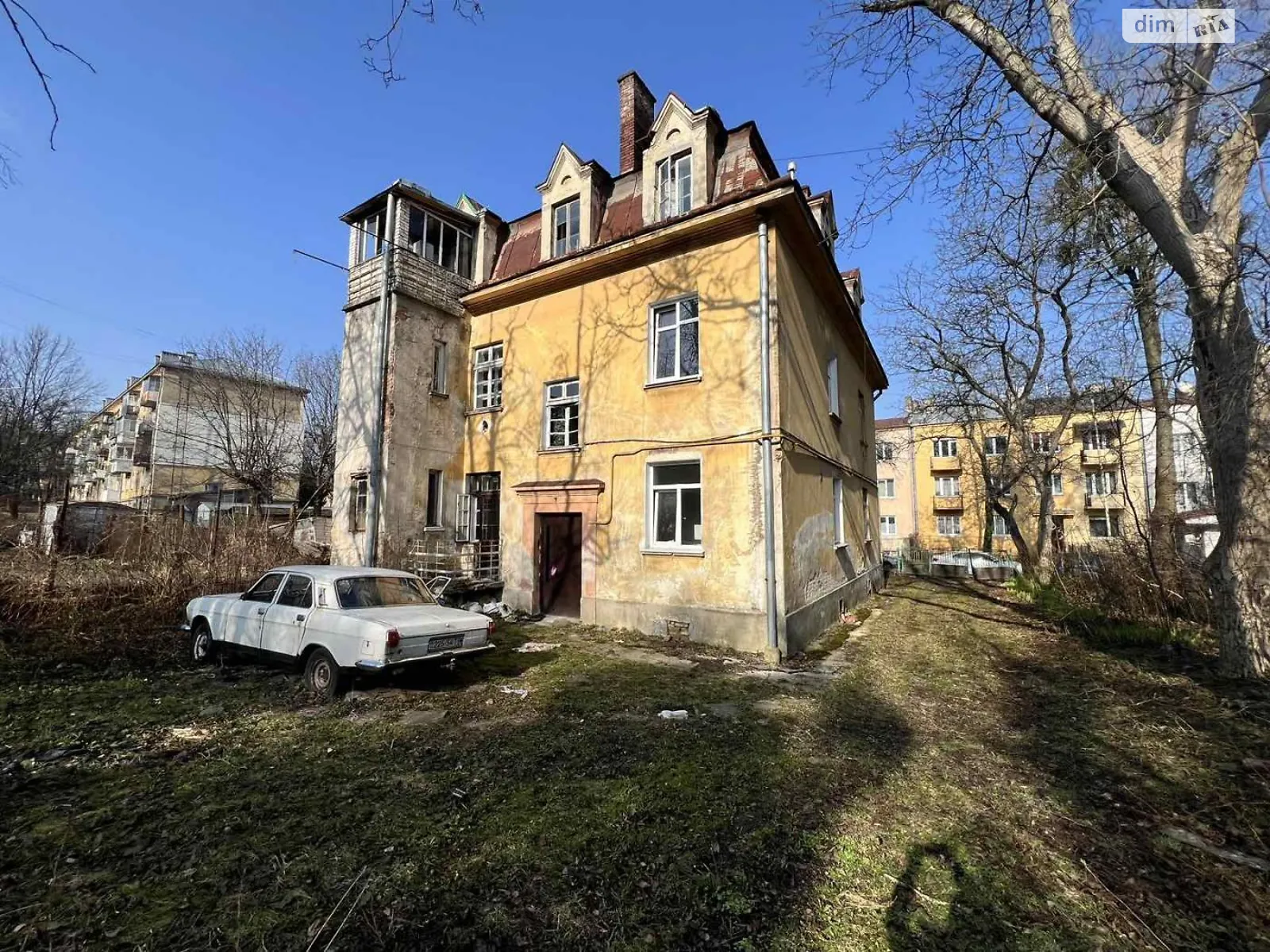 Продается дом на 3 этажа 400 кв. м с балконом, цена: 750000 $ - фото 1