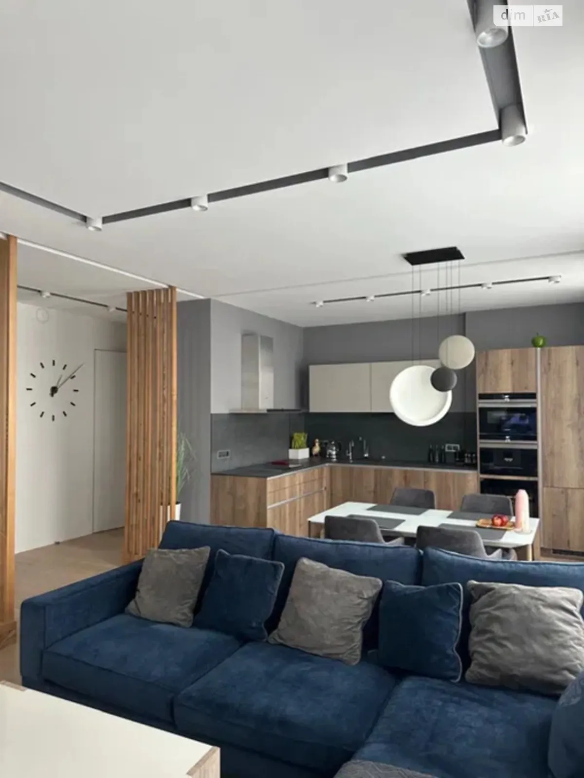 Продается 3-комнатная квартира 123 кв. м в Киеве, ул. Маккейна Джона, 7 - фото 1