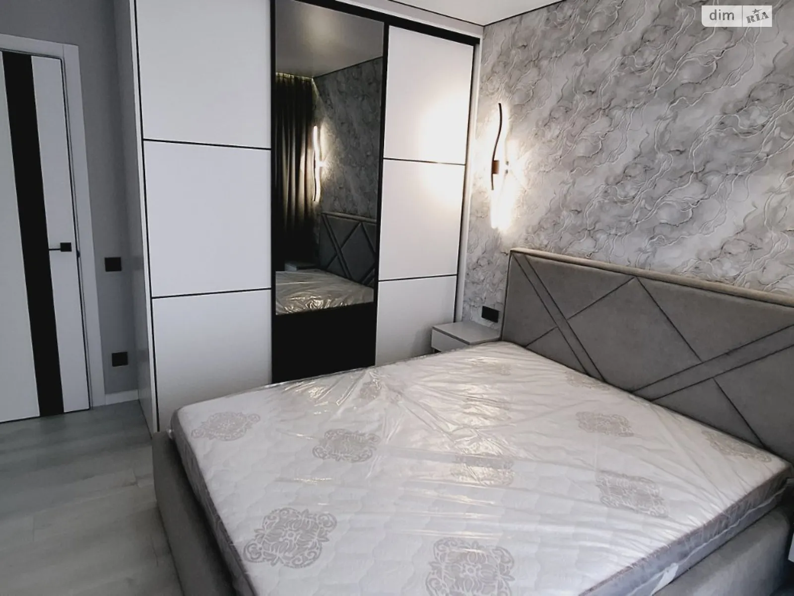 2-кімнатна квартира 70 кв. м у Тернополі, вул. Курбаса Леся - фото 1