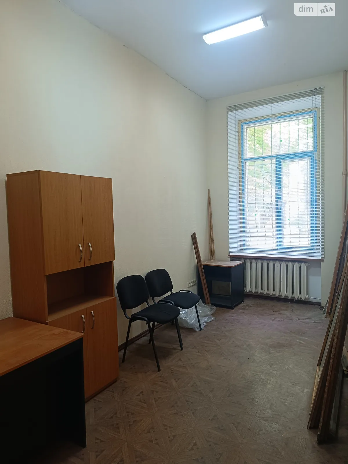 Продается офис 100 кв. м в бизнес-центре, цена: 150000 $ - фото 1