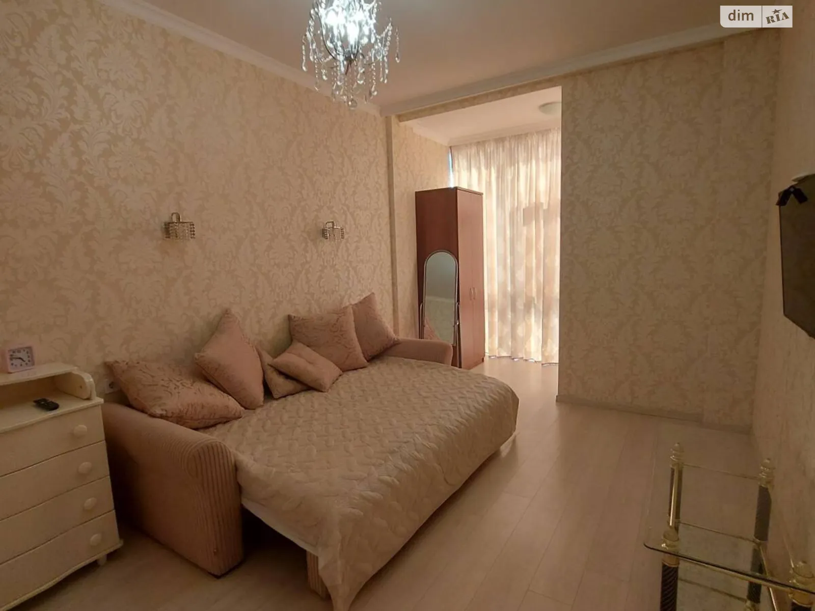 Продается 1-комнатная квартира 43.2 кв. м в Одессе, ул. Алексея Вадатурского(Маршала Малиновского), 18А - фото 1