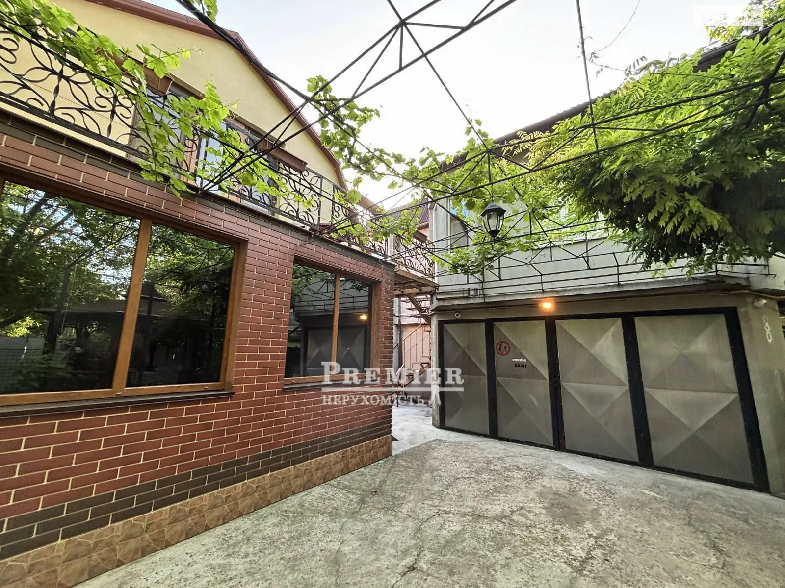 Продається одноповерховий будинок 102.2 кв. м с басейном, цена: 250000 $ - фото 1