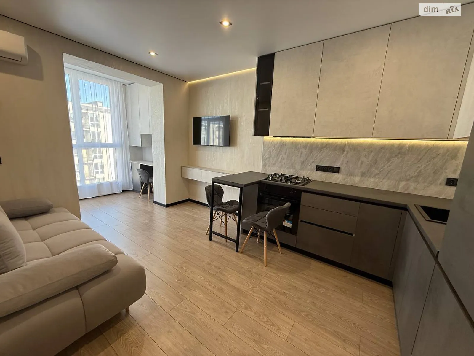 Продается 1-комнатная квартира 46 кв. м в Слобожанском, ул. Содружества, 6 - фото 1