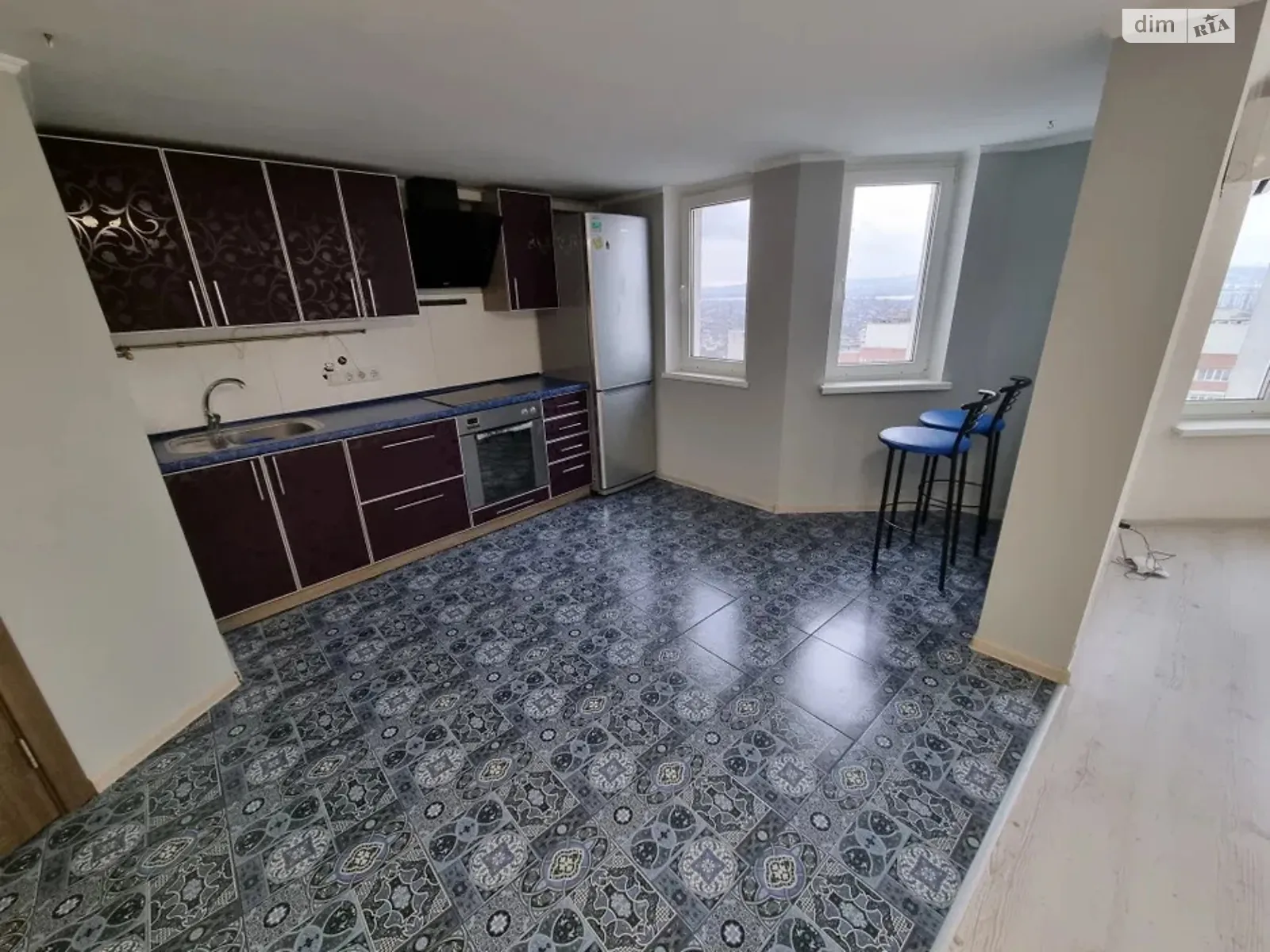 Продается 1-комнатная квартира 65 кв. м в Киеве, ул. Чавдар Елизаветы, 13 - фото 1