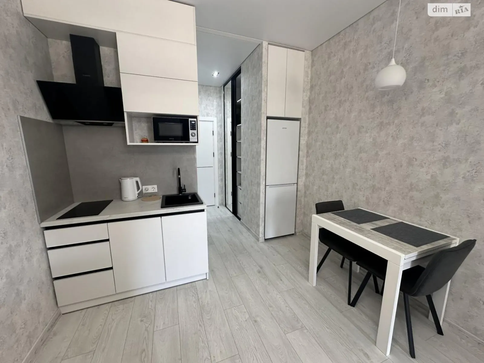 Продається 1-кімнатна квартира 30 кв. м у Одесі, вул. Генуезька, 1/1 - фото 1
