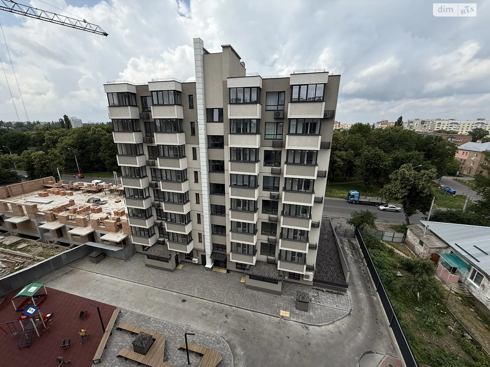 Продається 4-кімнатна квартира 103 кв. м у Полтаві, вул. Сінна, 21 - фото 1