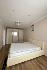 Довгострокова оренда квартири, Івано-Франківськ, Хотинська вулиця, буд. 12