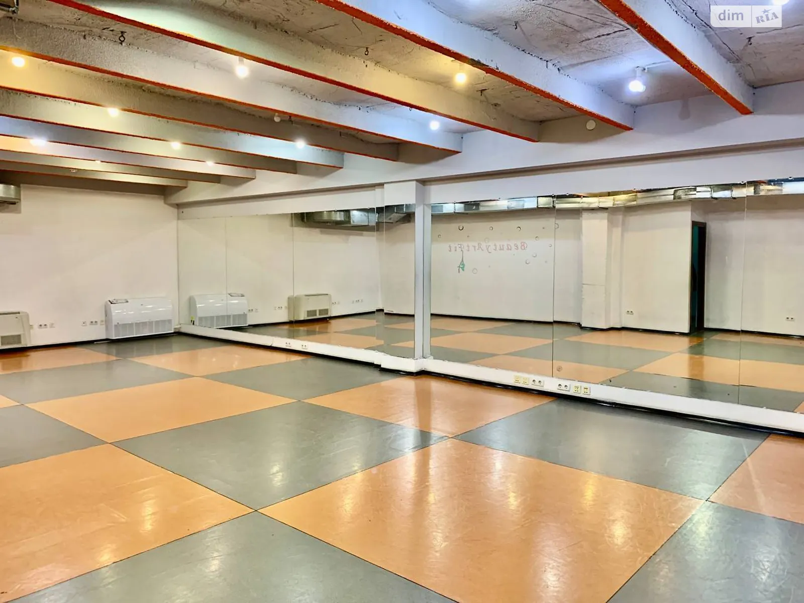 Сдается в аренду офис 140 кв. м в бизнес-центре, цена: 23000 грн - фото 1