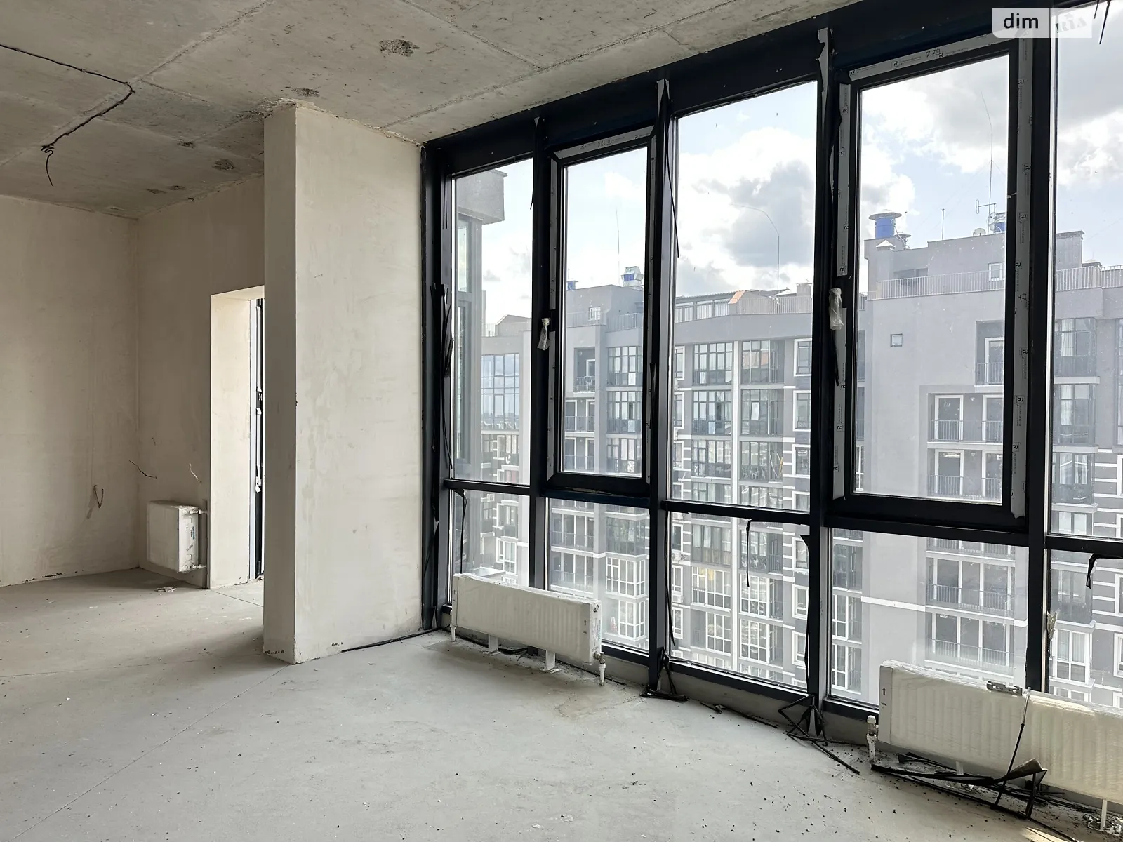 Продается 4-комнатная квартира 131 кв. м в Буче, бул. Леонида Бирюкова, 2А - фото 1