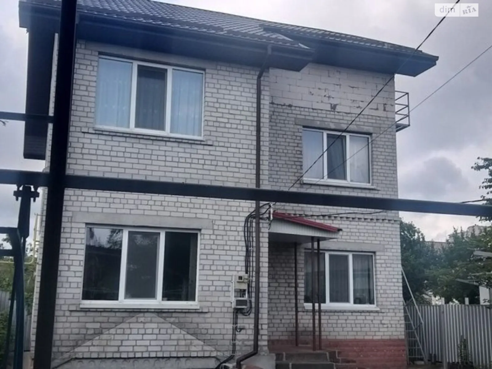 Продается дом на 2 этажа 164 кв. м с беседкой, цена: 153740 $ - фото 1