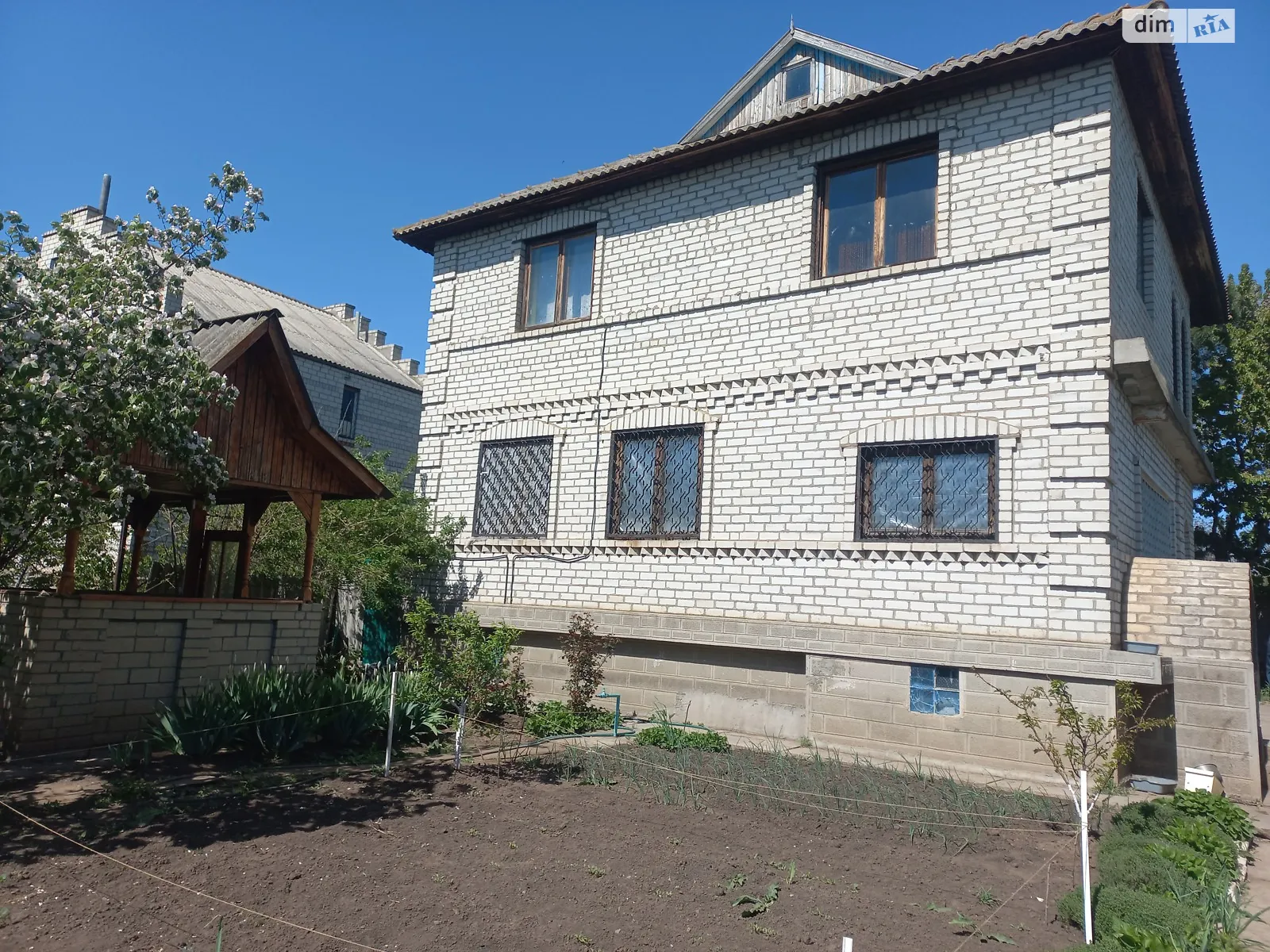 Продается дом на 2 этажа 119.5 кв. м с камином, цена: 40000 $ - фото 1