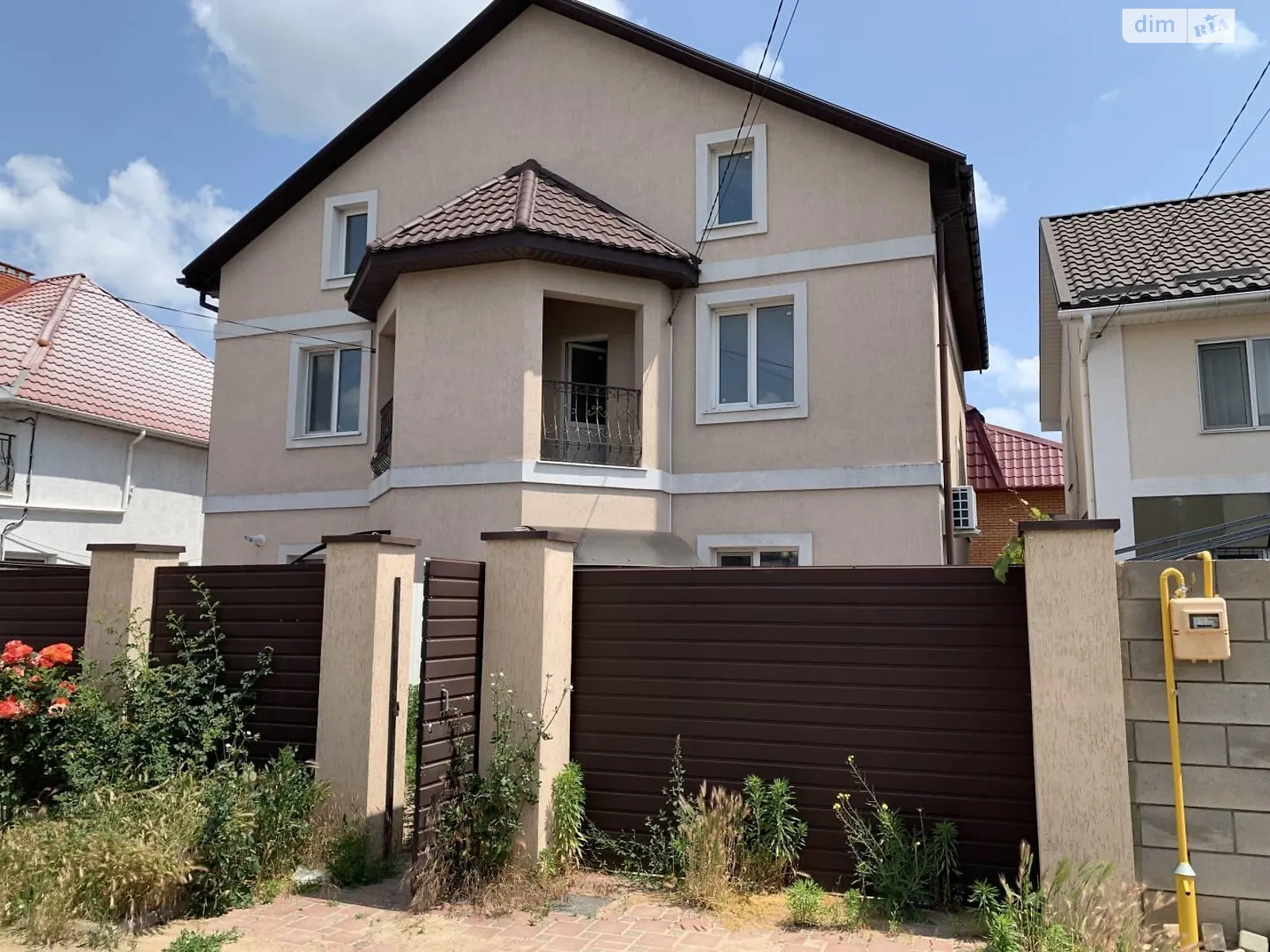 Продается дом на 3 этажа 130 кв. м с беседкой, цена: 75000 $ - фото 1