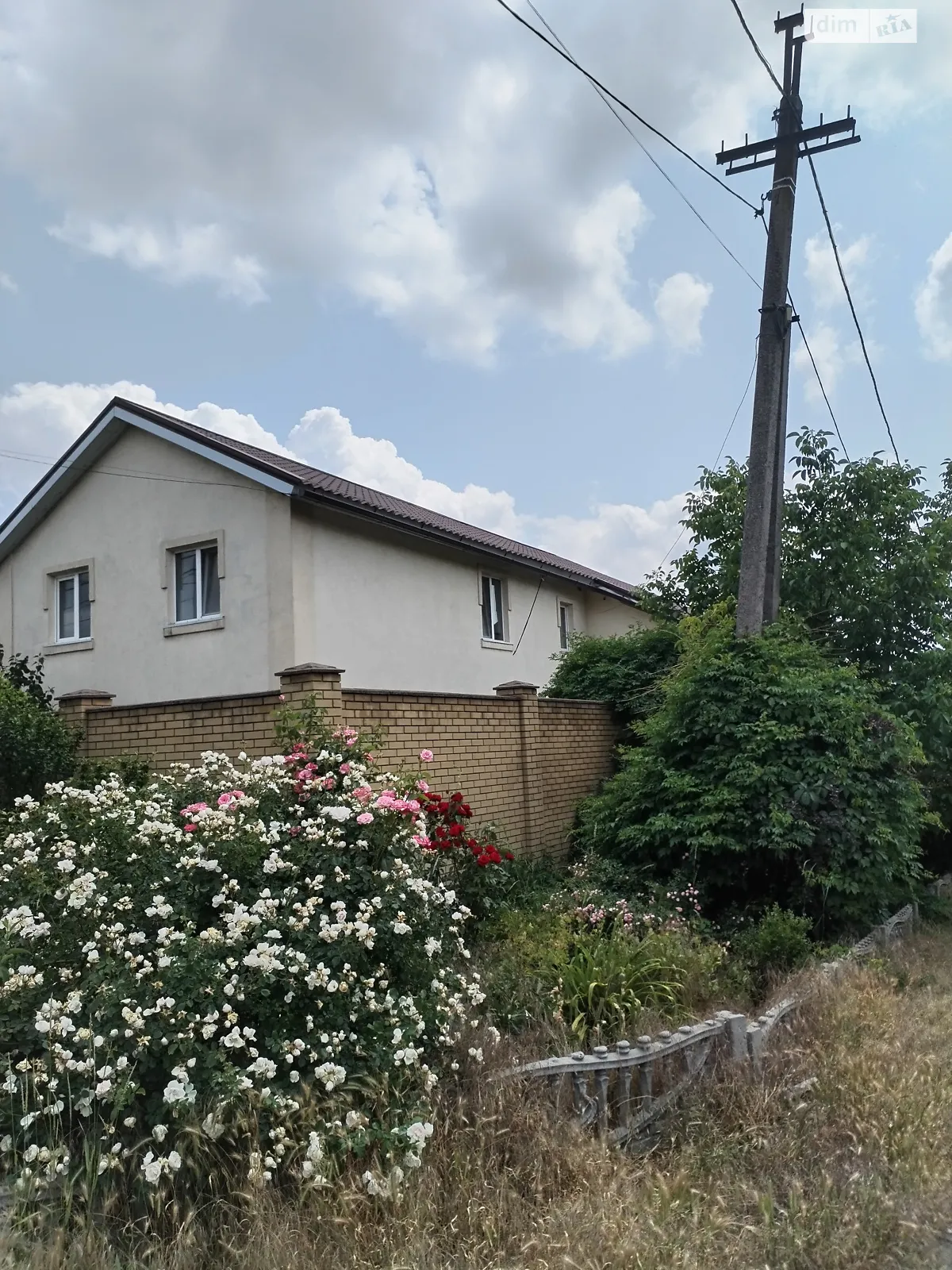 Продается дом на 2 этажа 220 кв. м с гаражом, цена: 219000 $ - фото 1