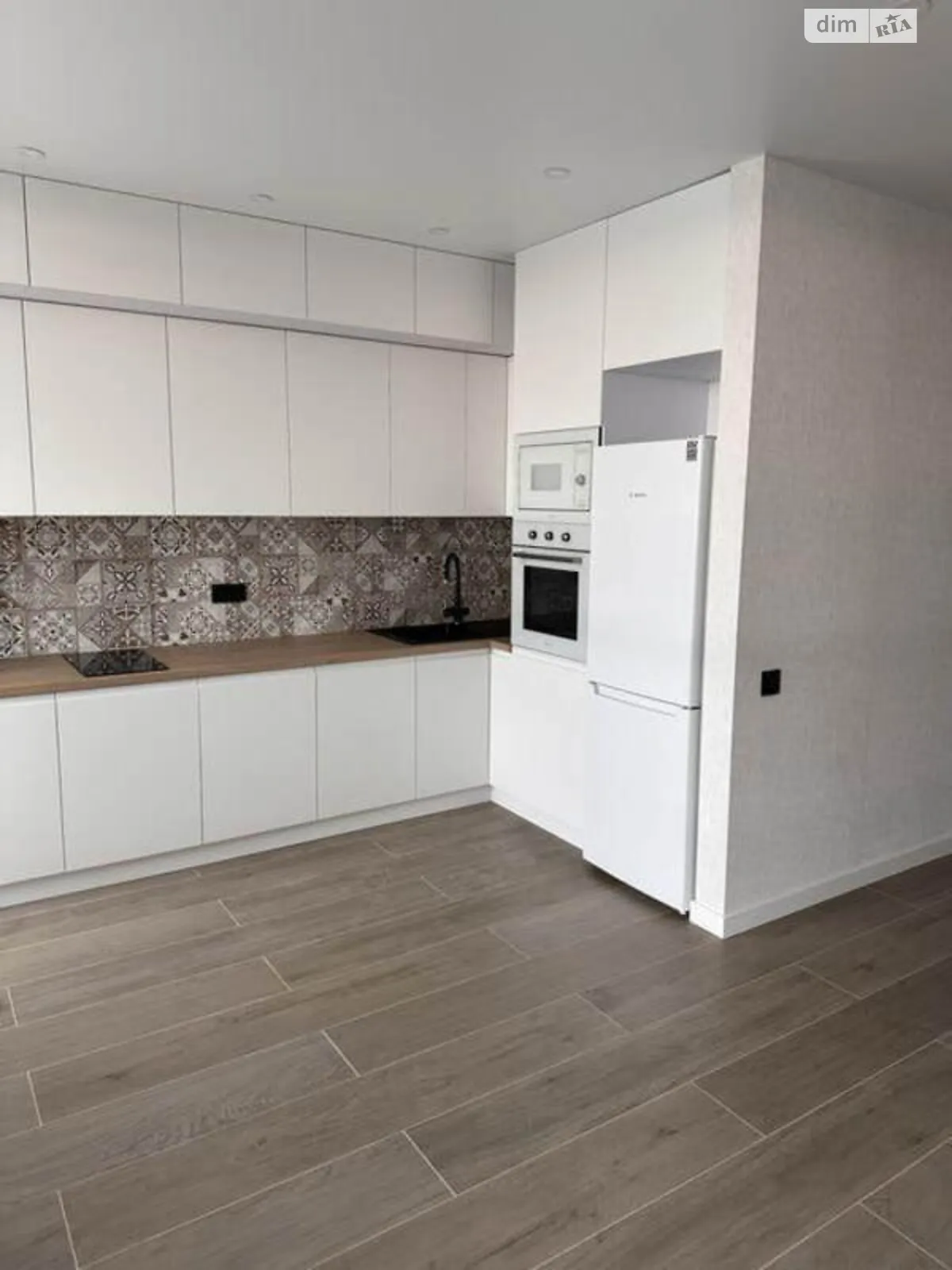 Продается 1-комнатная квартира 39 кв. м в Киеве, ул. Ревуцкого, 40Б - фото 1