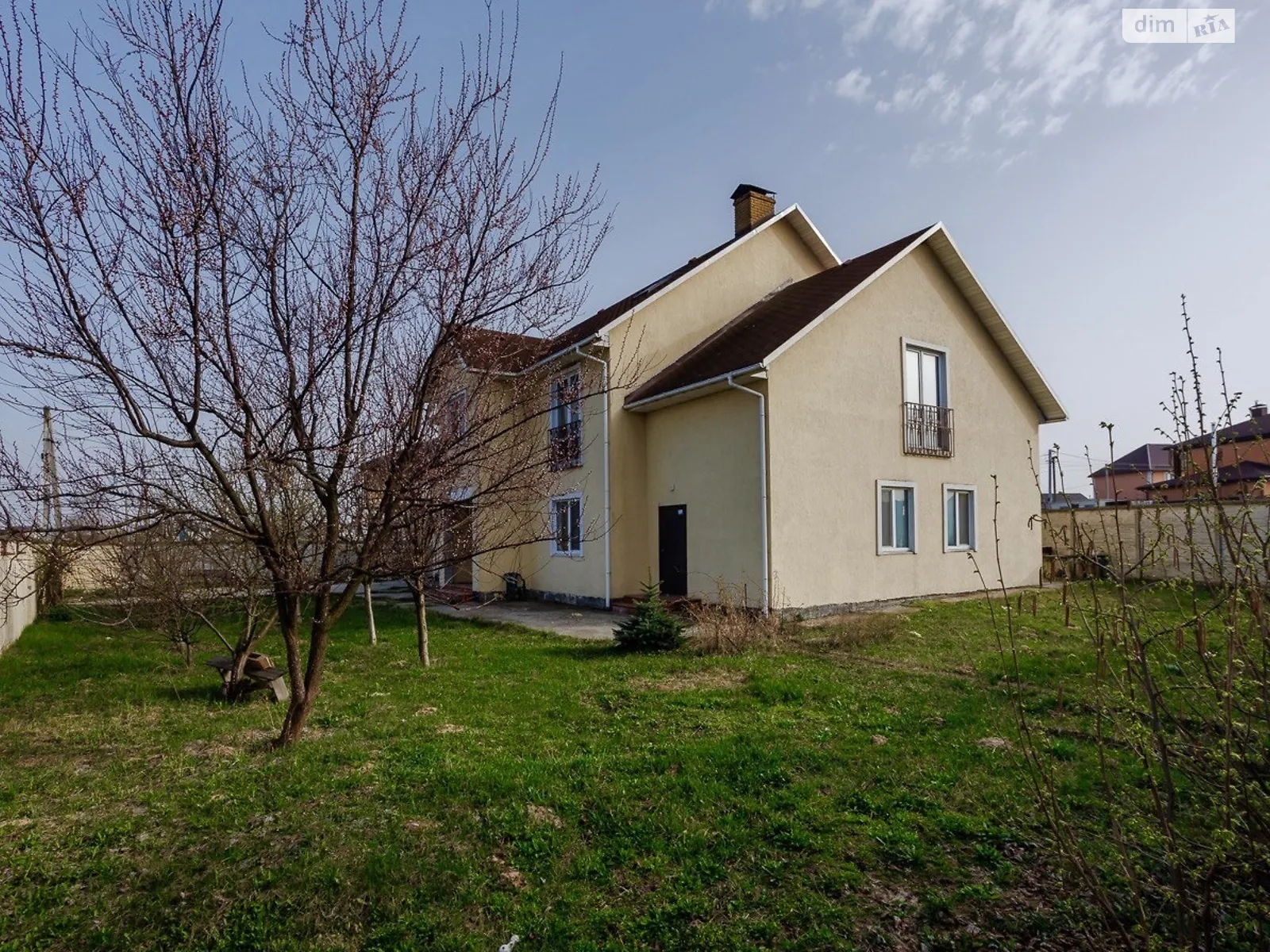 Продается дом на 3 этажа 485 кв. м с бассейном, цена: 298000 $ - фото 1