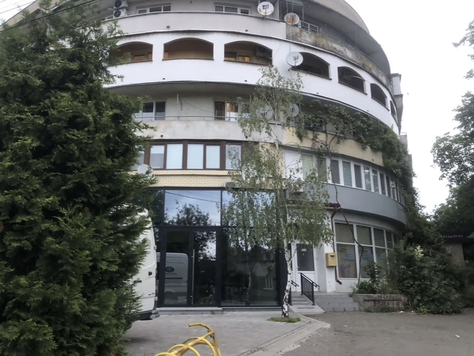 Продается 3-комнатная квартира 76 кв. м в Ужгороде, ул. Дмитрия Добролюбова, 6 - фото 1