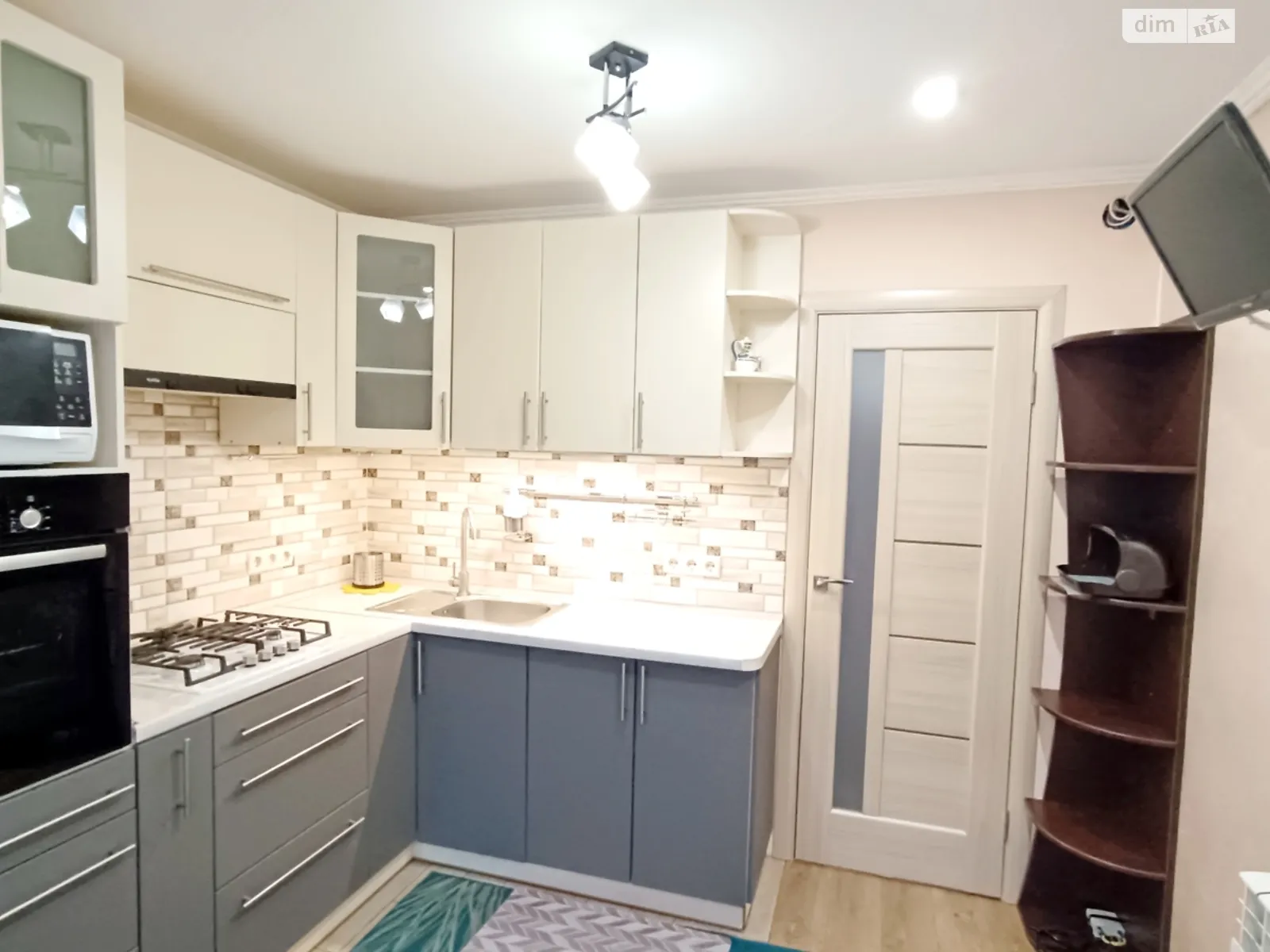 Сдается в аренду 2-комнатная квартира 60 кв. м в Черновцах, цена: 300 $ - фото 1