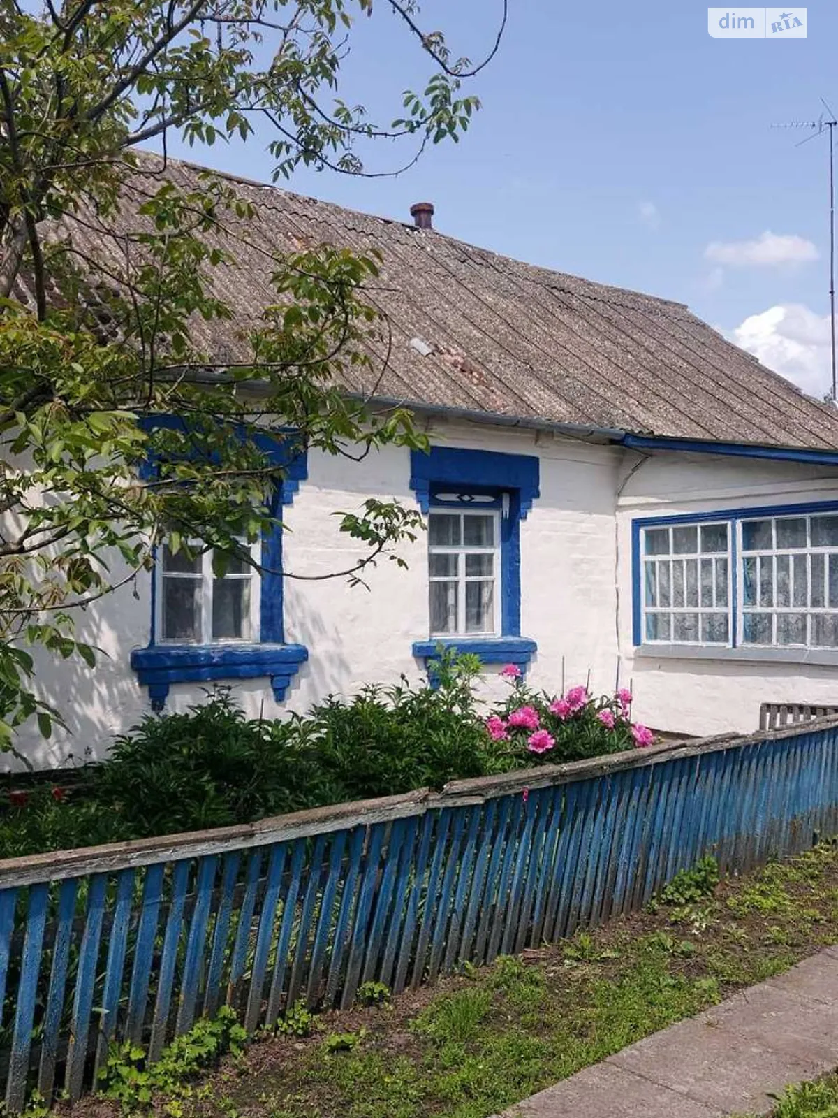 Продається одноповерховий будинок 74 кв. м з гаражем, цена: 10000 $ - фото 1