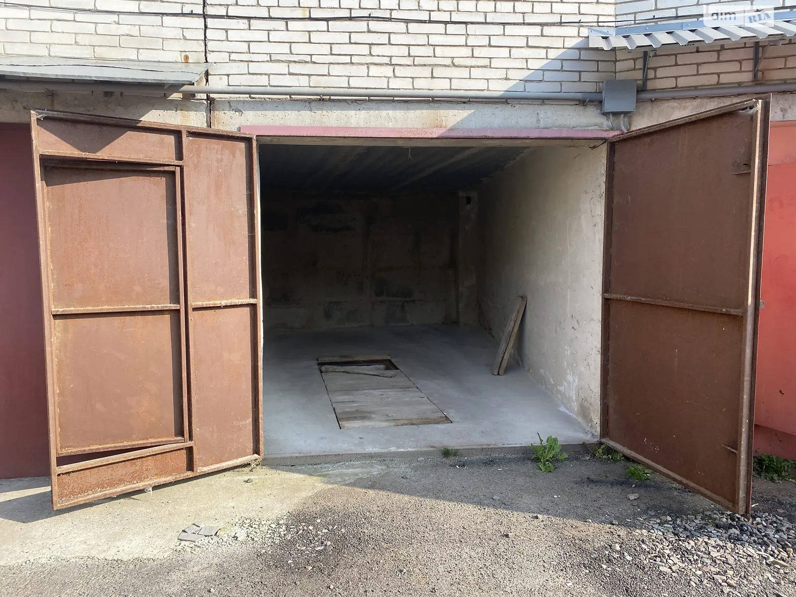 Продается отдельно стоящий гараж под легковое авто на 21.4 кв. м, цена: 15000 $ - фото 1