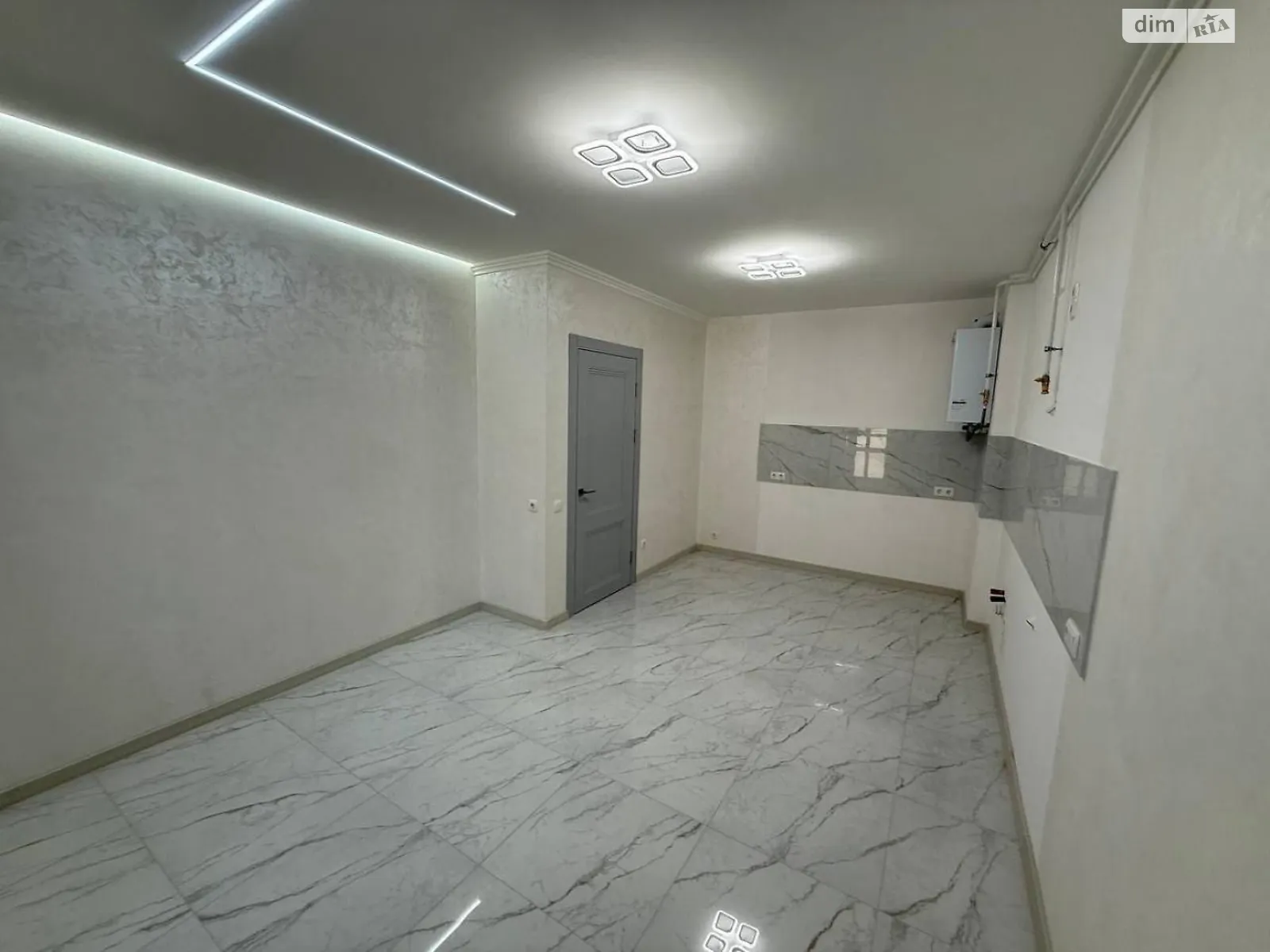 Продается 1-комнатная квартира 43.2 кв. м в Ровно, ул. Елены Телиги - фото 1