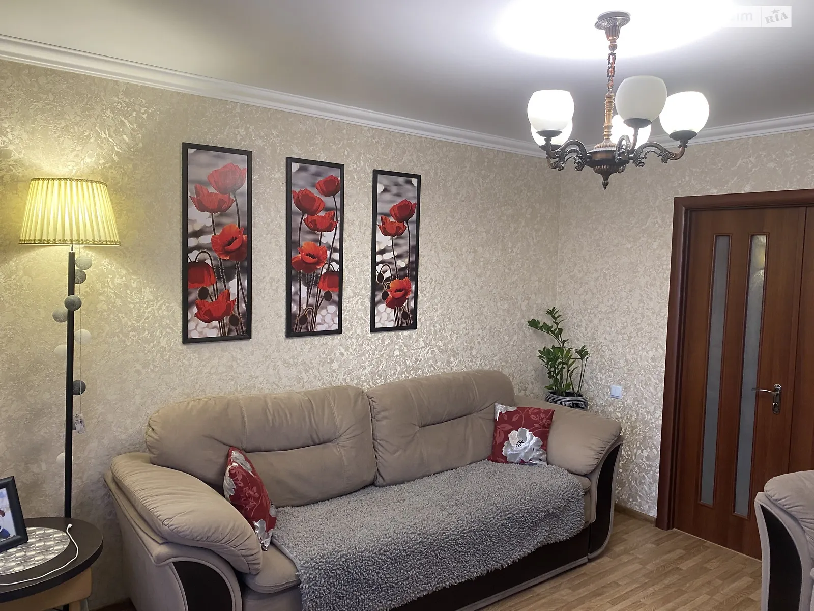 Продается 3-комнатная квартира 60 кв. м в Житомире, ул. Героев Десантников, 29 - фото 1