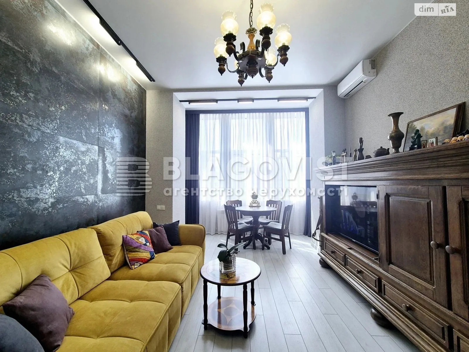 Продается 1-комнатная квартира 44 кв. м в Киеве, ул. Крещатик, 29 - фото 1