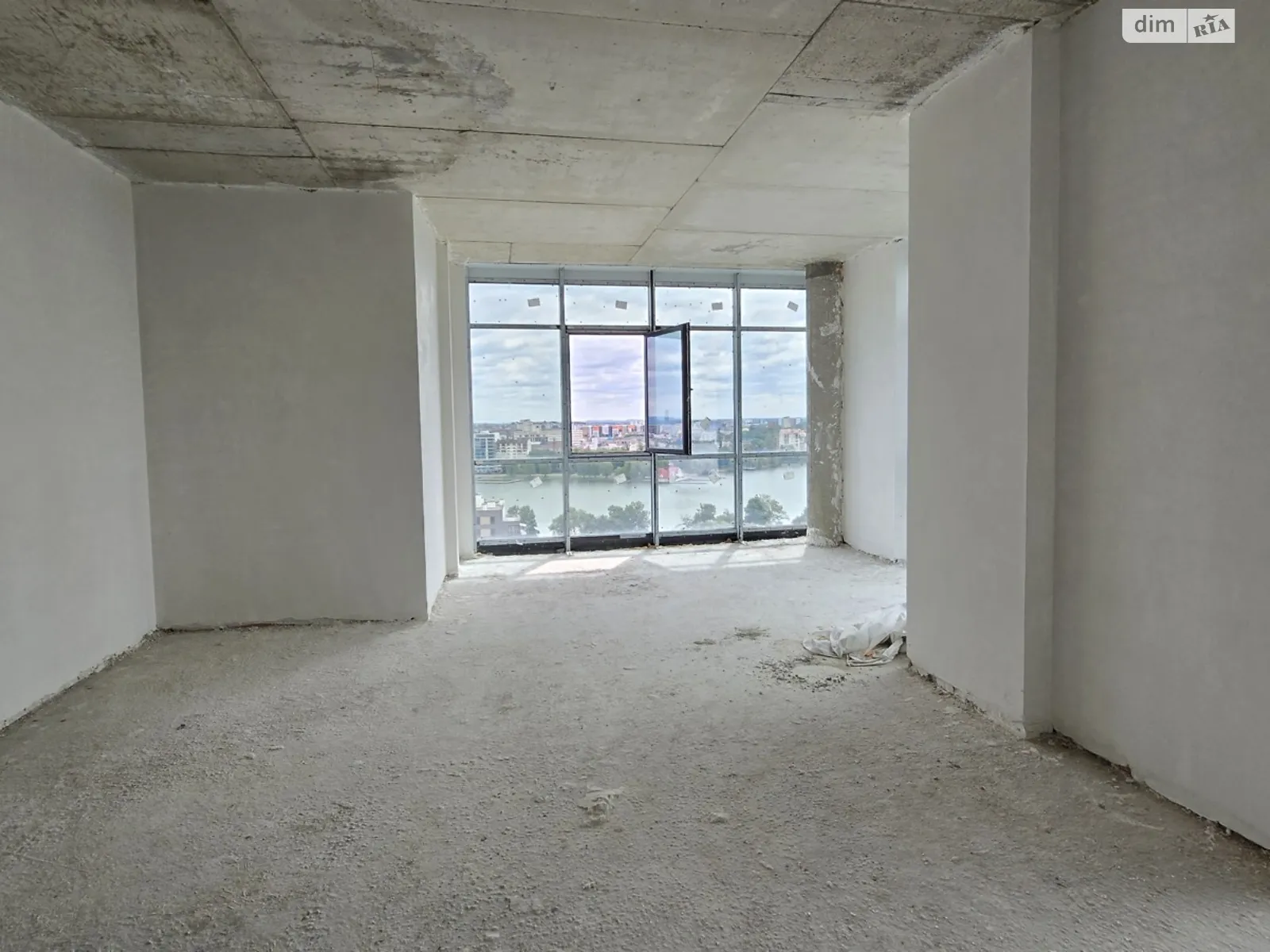 Продается 4-комнатная квартира 158 кв. м в Ивано-Франковске, ул. Ленкавского, 34/4 - фото 1