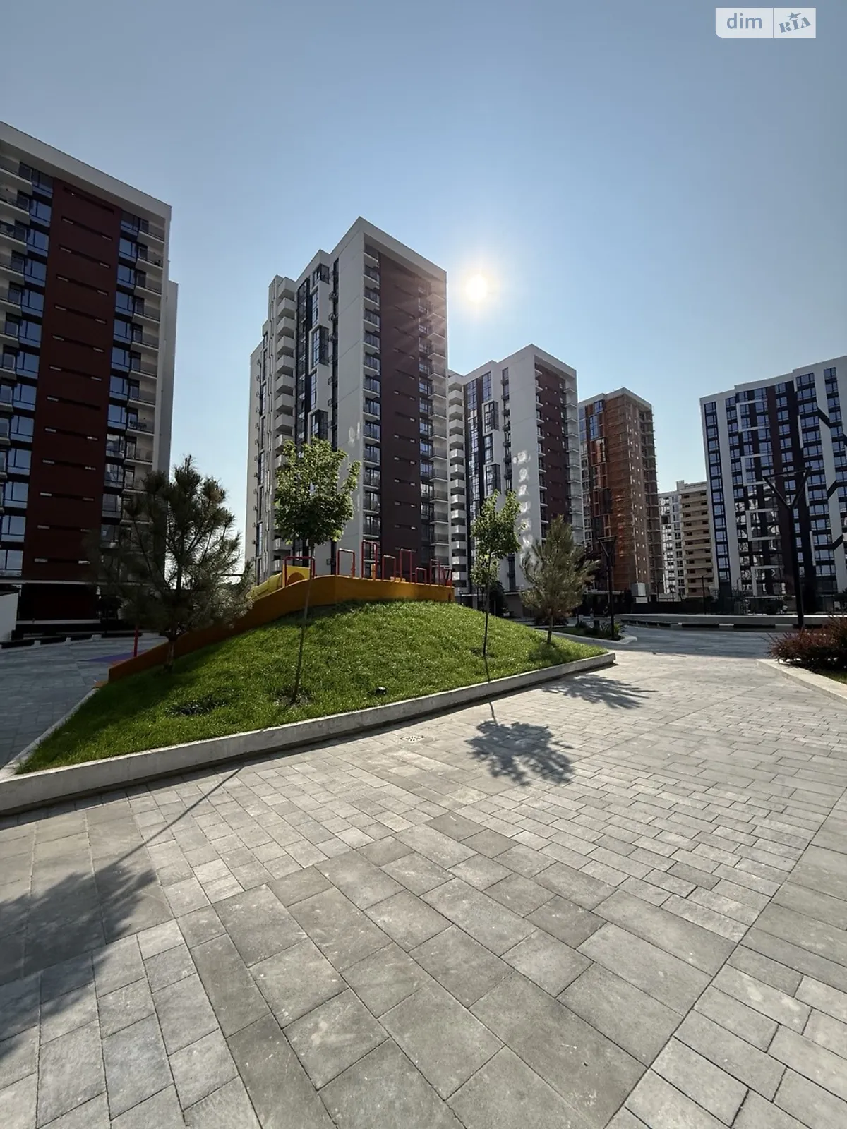 Продается 2-комнатная квартира 75.3 кв. м в Ивано-Франковске, ул. Ленкавского, 34 - фото 1