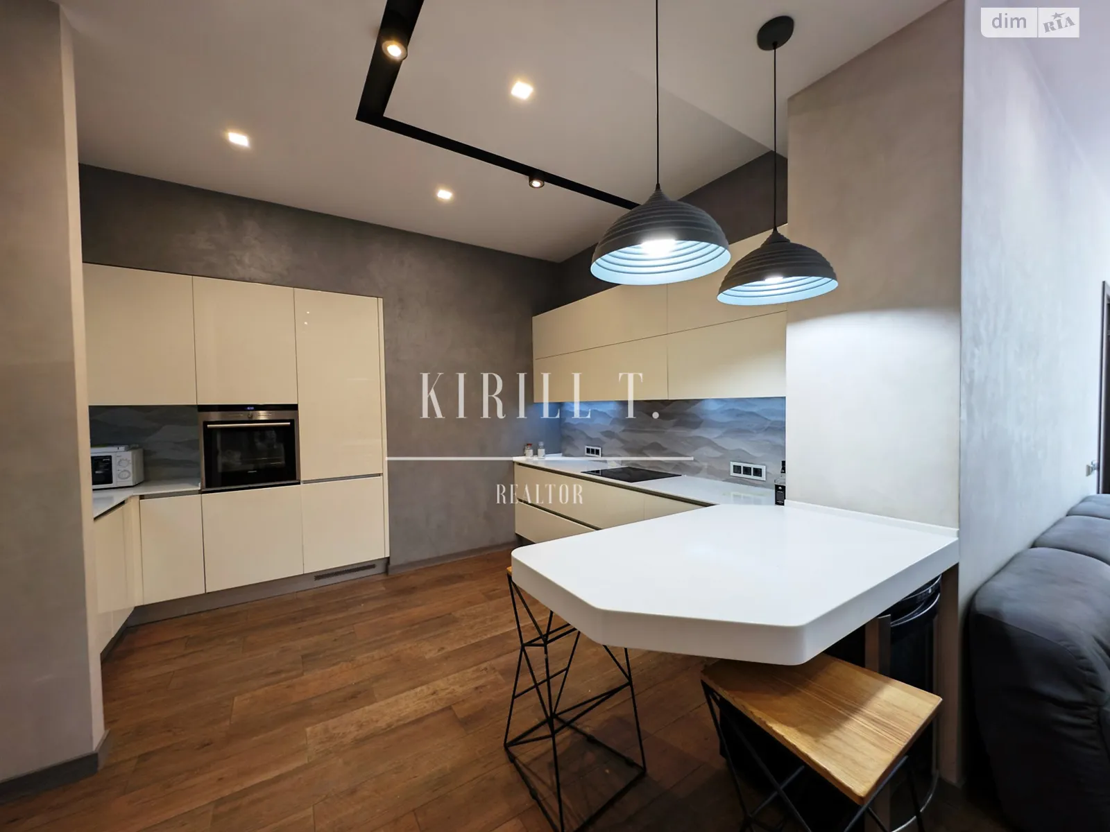 Сдается в аренду 4-комнатная квартира 130 кв. м в, цена: 1700 $ - фото 1