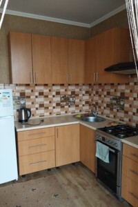 Зніму квартиру в Вінниці  довгостроково