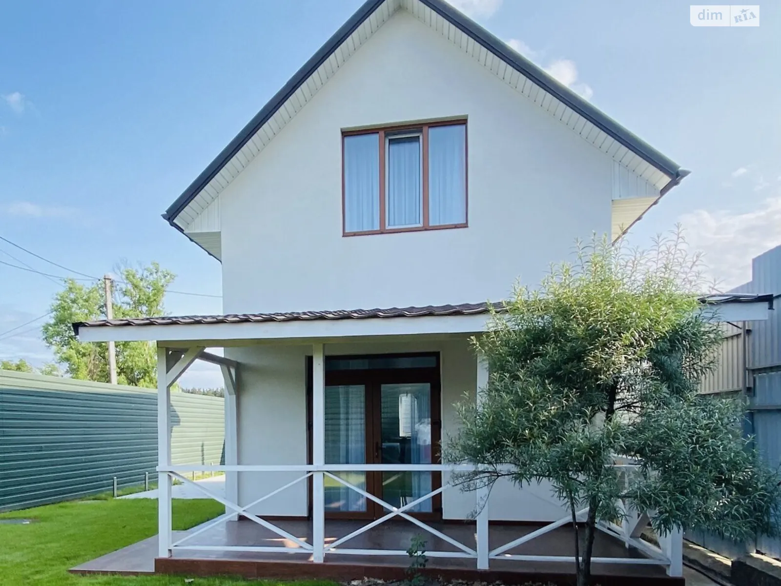 Сдается в аренду дом на 2 этажа 100 кв. м с террасой, цена: 1000 $ - фото 1