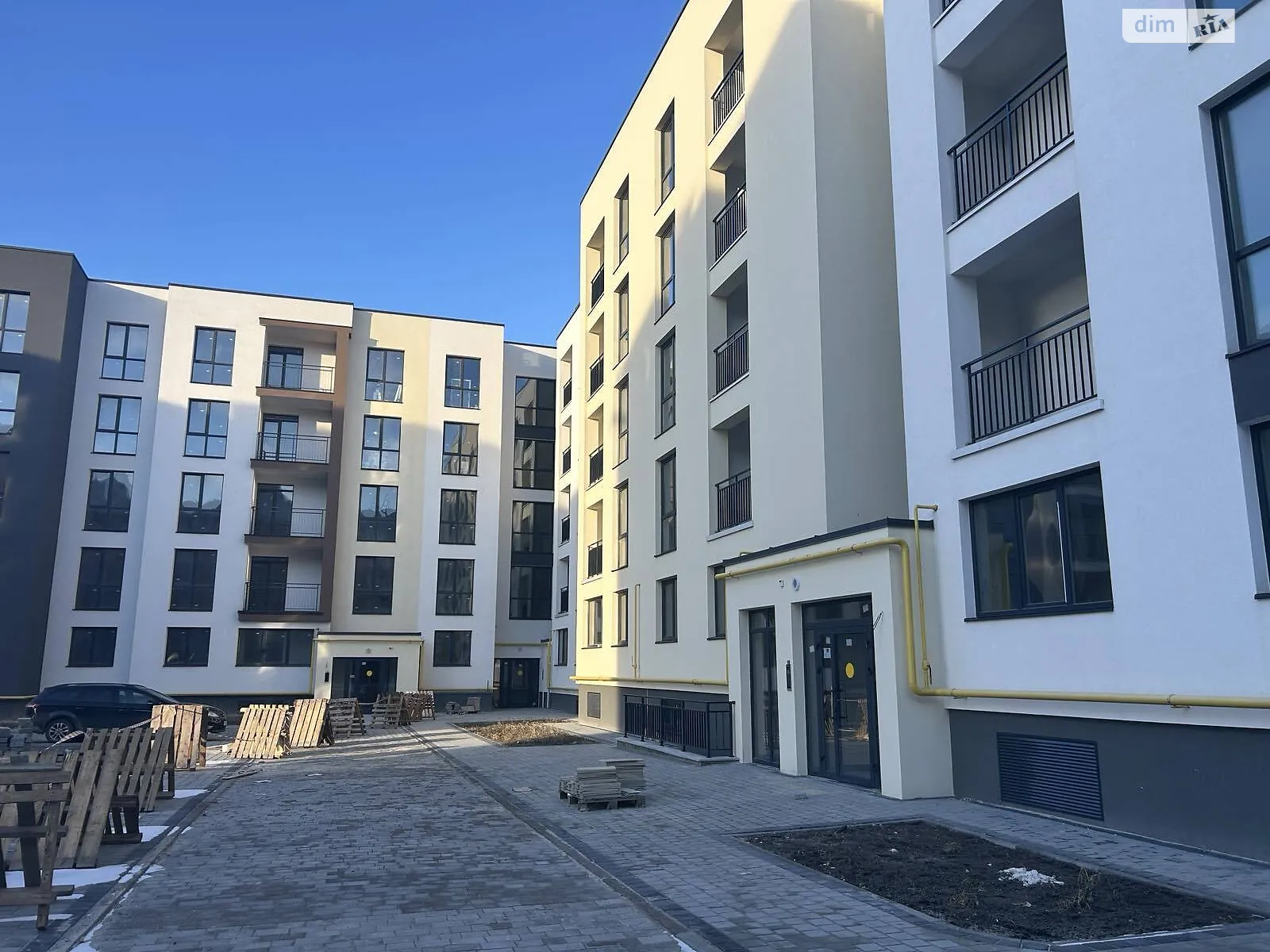 Продается 1-комнатная квартира 41 кв. м в Сокольниках, ул. Героев Крут - фото 1