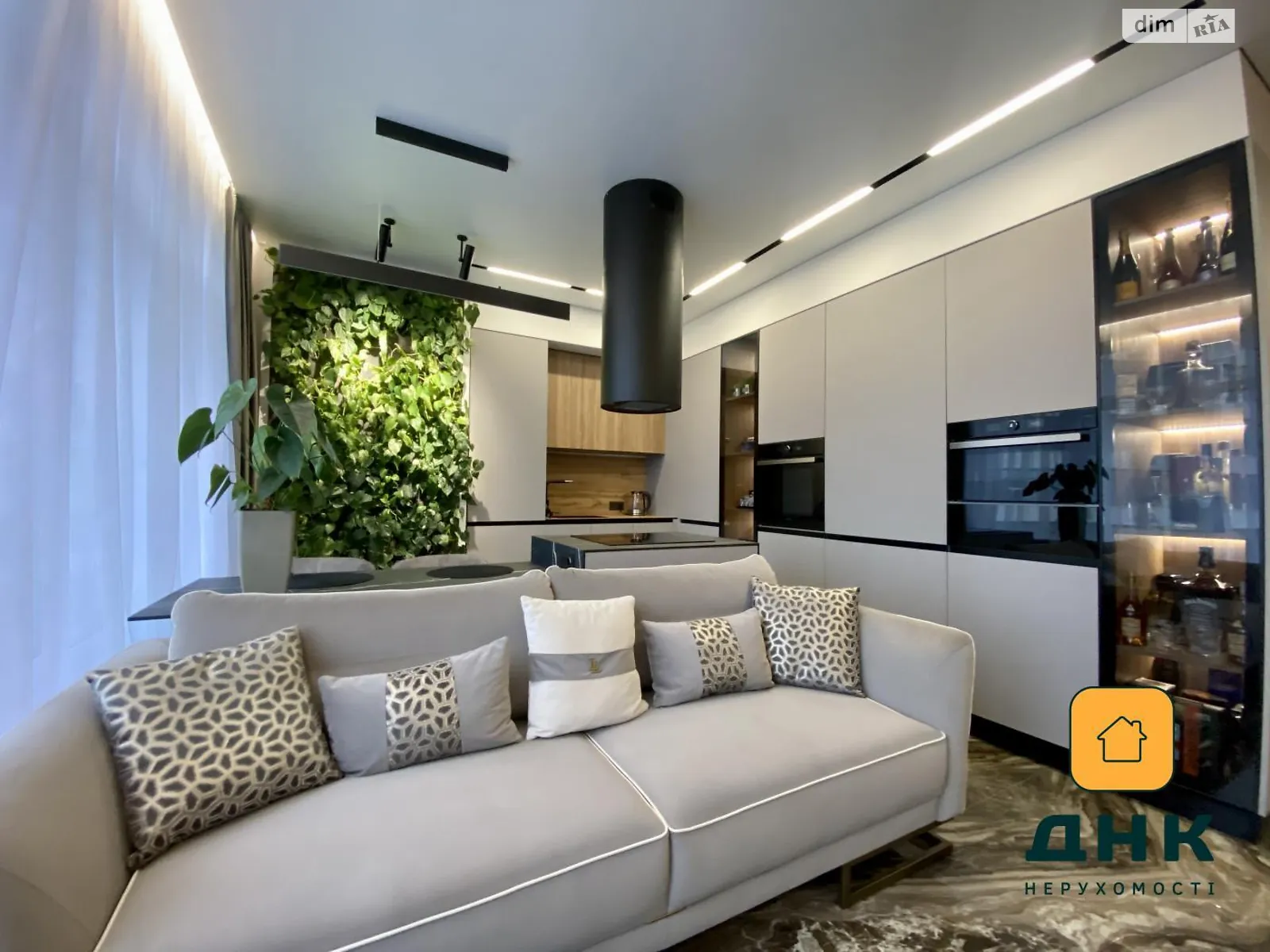 Продается 1-комнатная квартира 60 кв. м в Одессе, пер. Компасный, 1А - фото 1