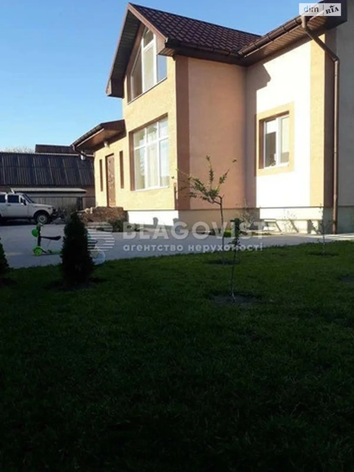 Здається в оренду будинок 2 поверховий 223 кв. м з балконом, цена: 800 $ - фото 1