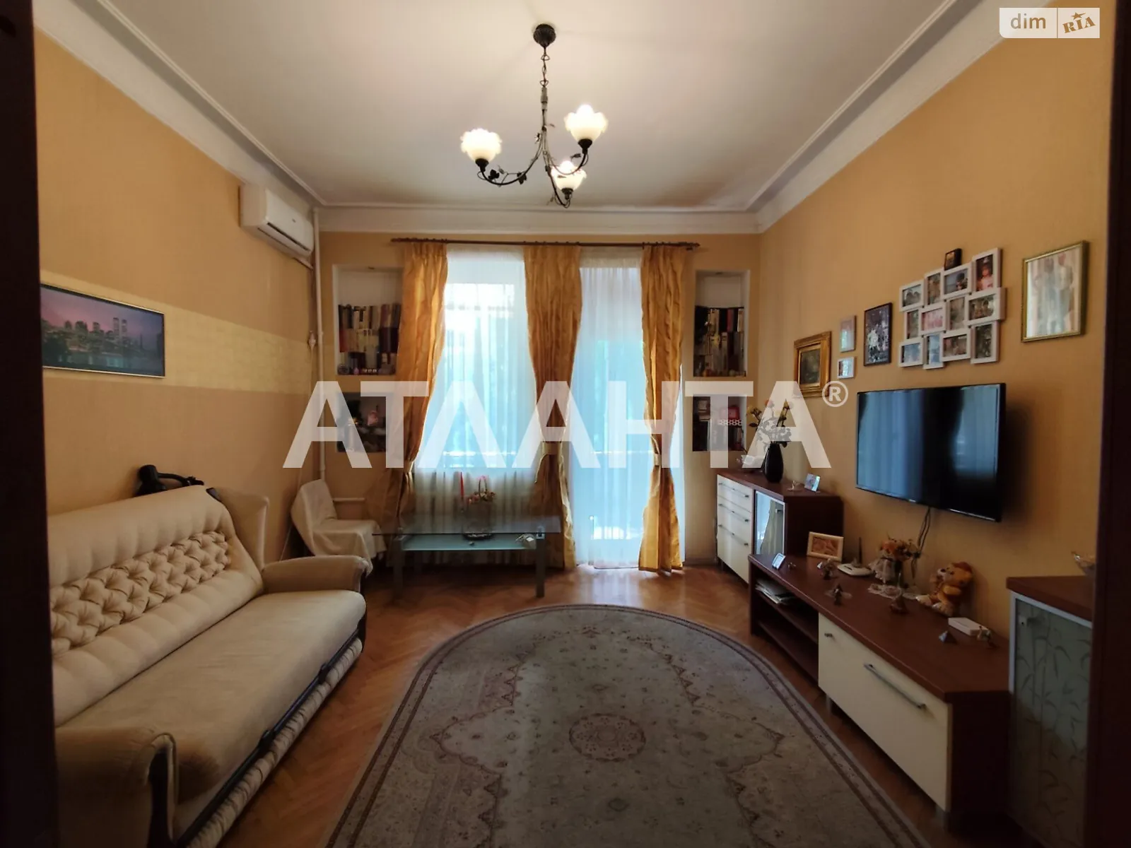Продається 1-кімнатна квартира 37.3 кв. м у Одесі, вул. Базарна - фото 1
