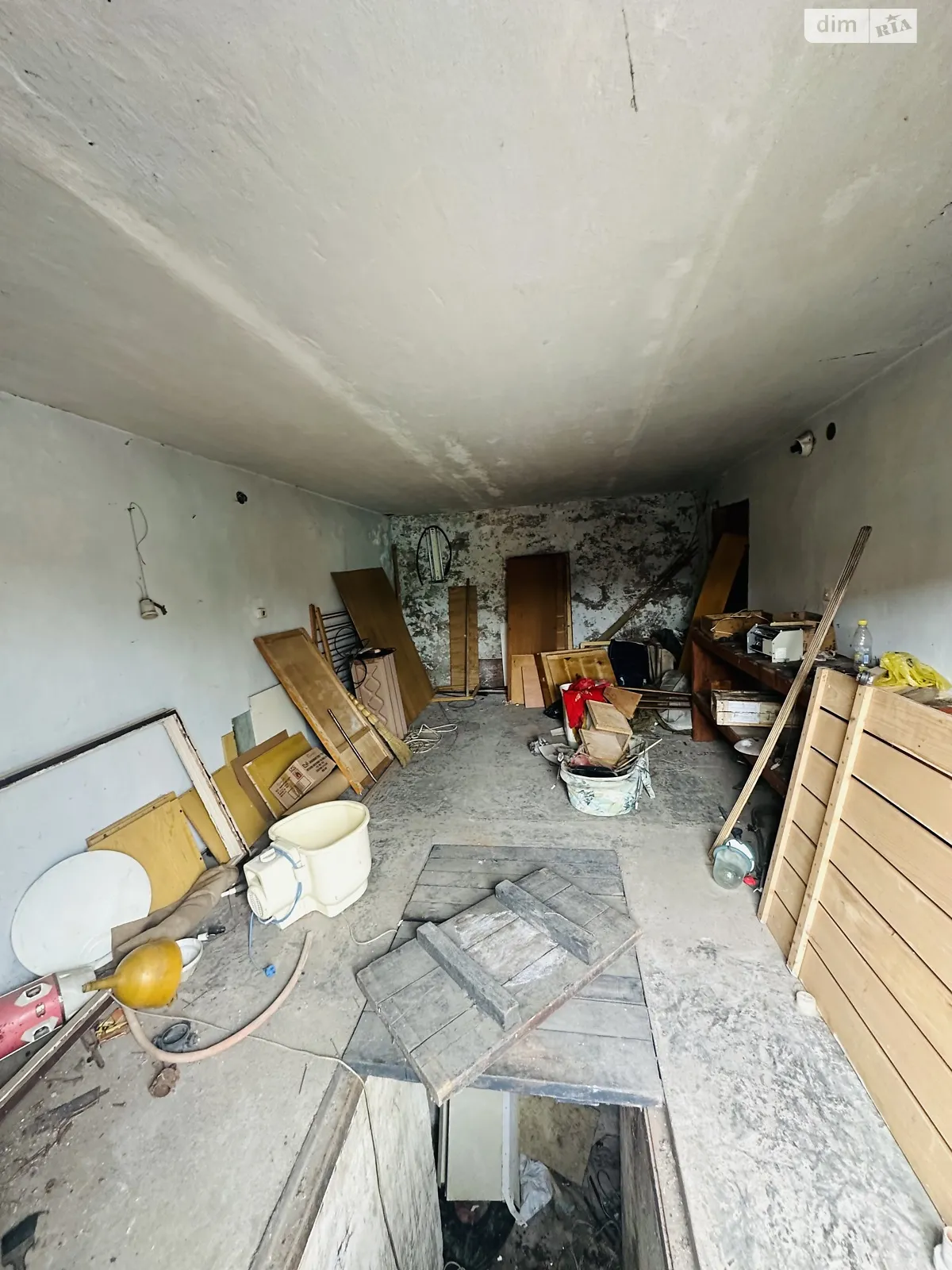 Продается место в гаражном кооперативе под легковое авто на 31 кв. м, цена: 3790 $ - фото 1