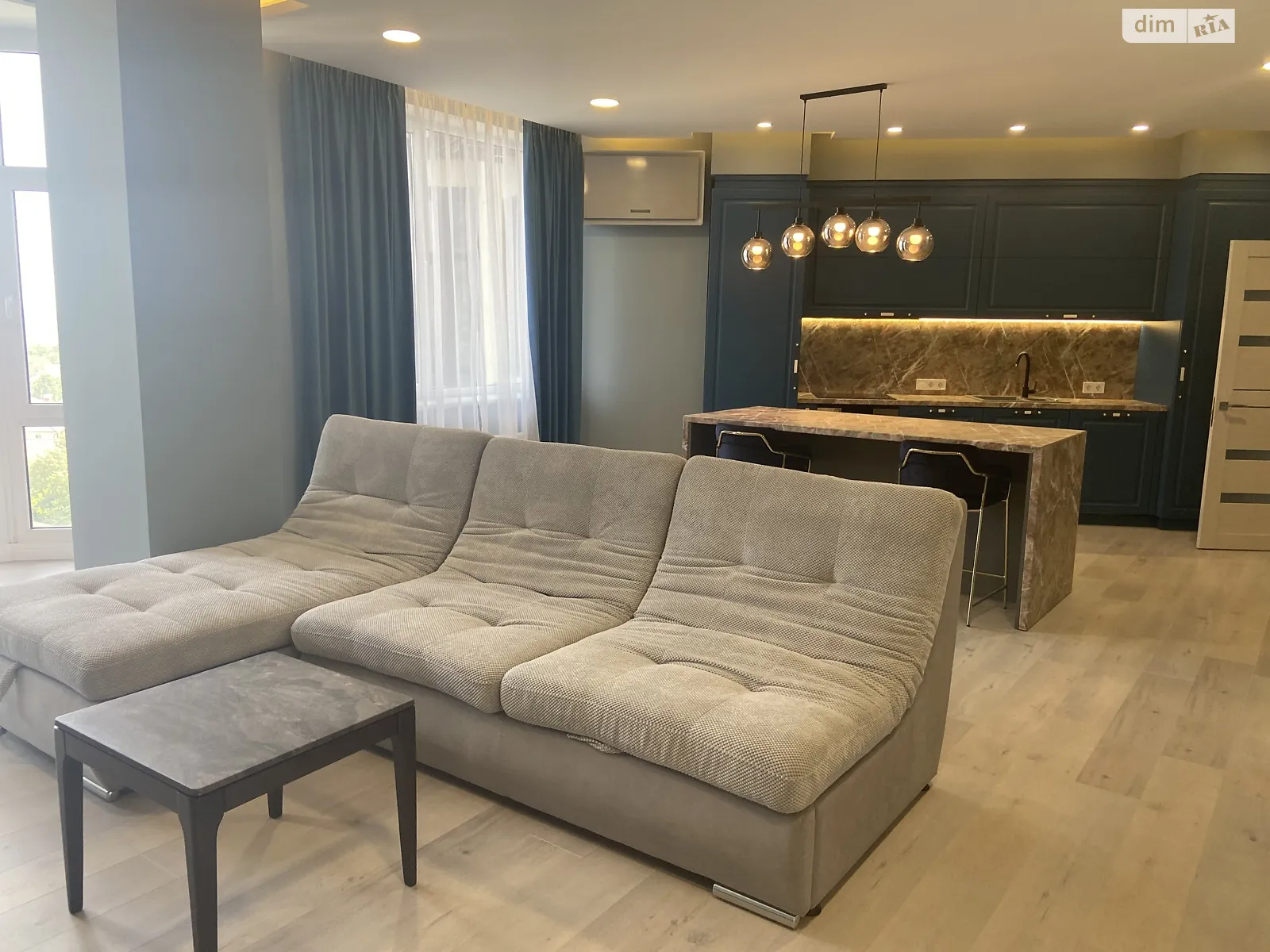 Продається 2-кімнатна квартира 85 кв. м у Одесі, Фонтанська дор. - фото 1