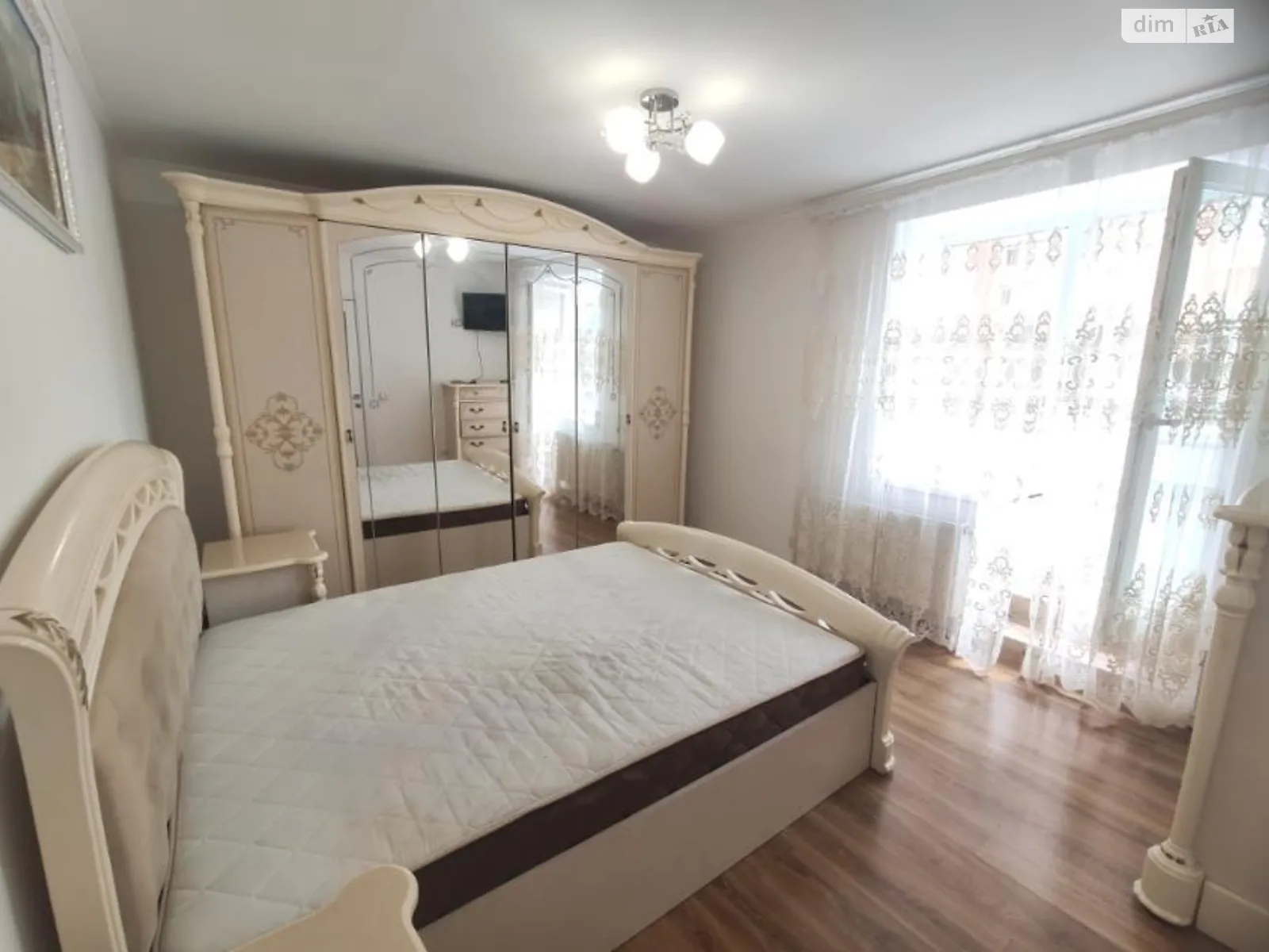 2-комнатная квартира 68 кв. м в Тернополе, просп. Злуки - фото 1