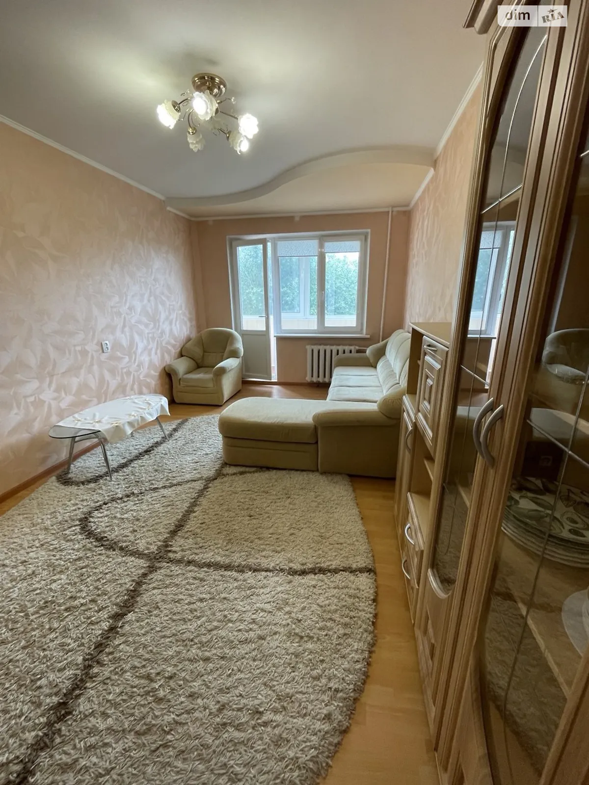 Продается 3-комнатная квартира 72 кв. м в Ровно, ул. Дворецкая, 37 - фото 1