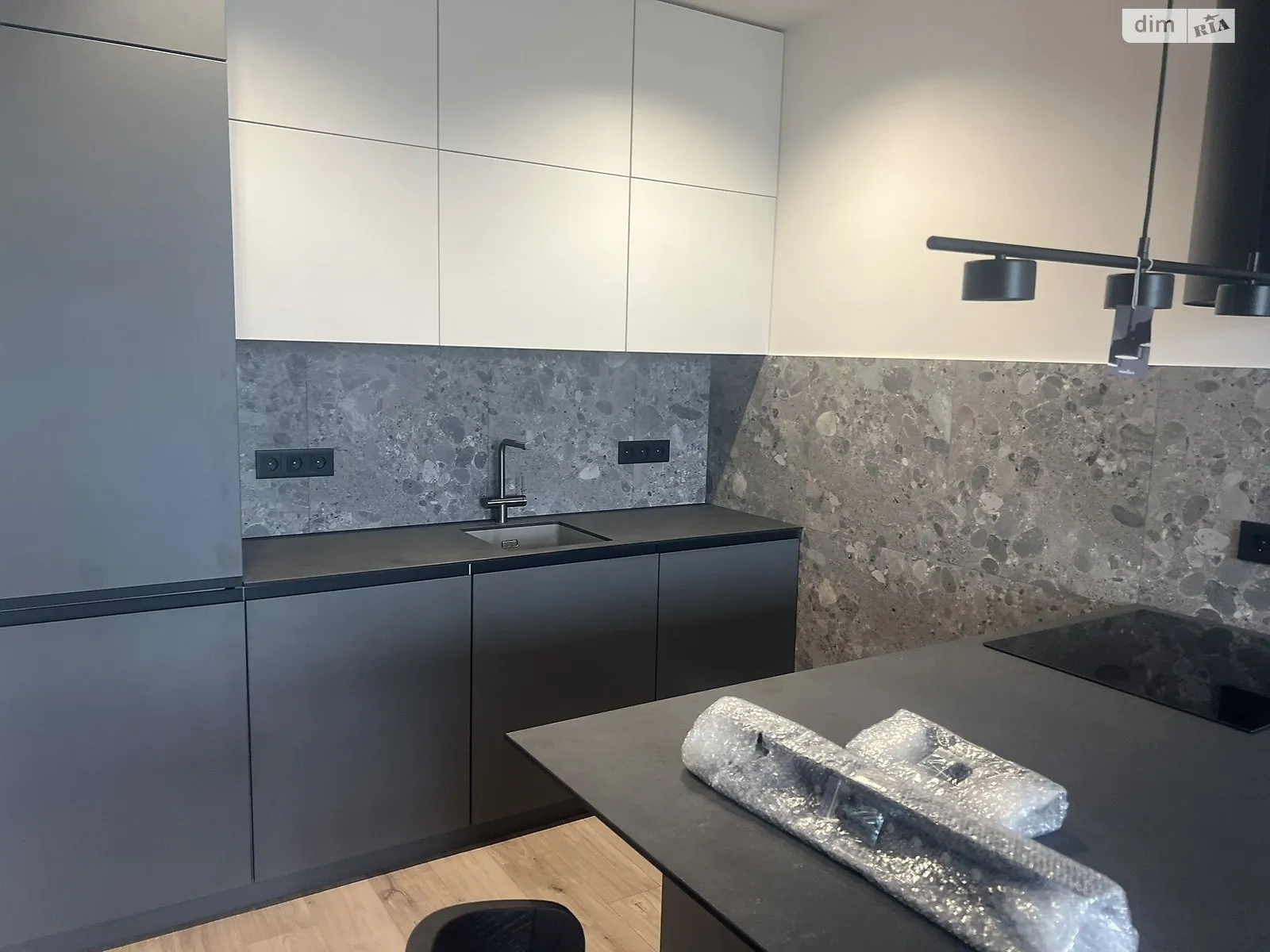 Сдается в аренду 2-комнатная квартира 47 кв. м в Киеве, ул. Салютная, 2 - фото 1