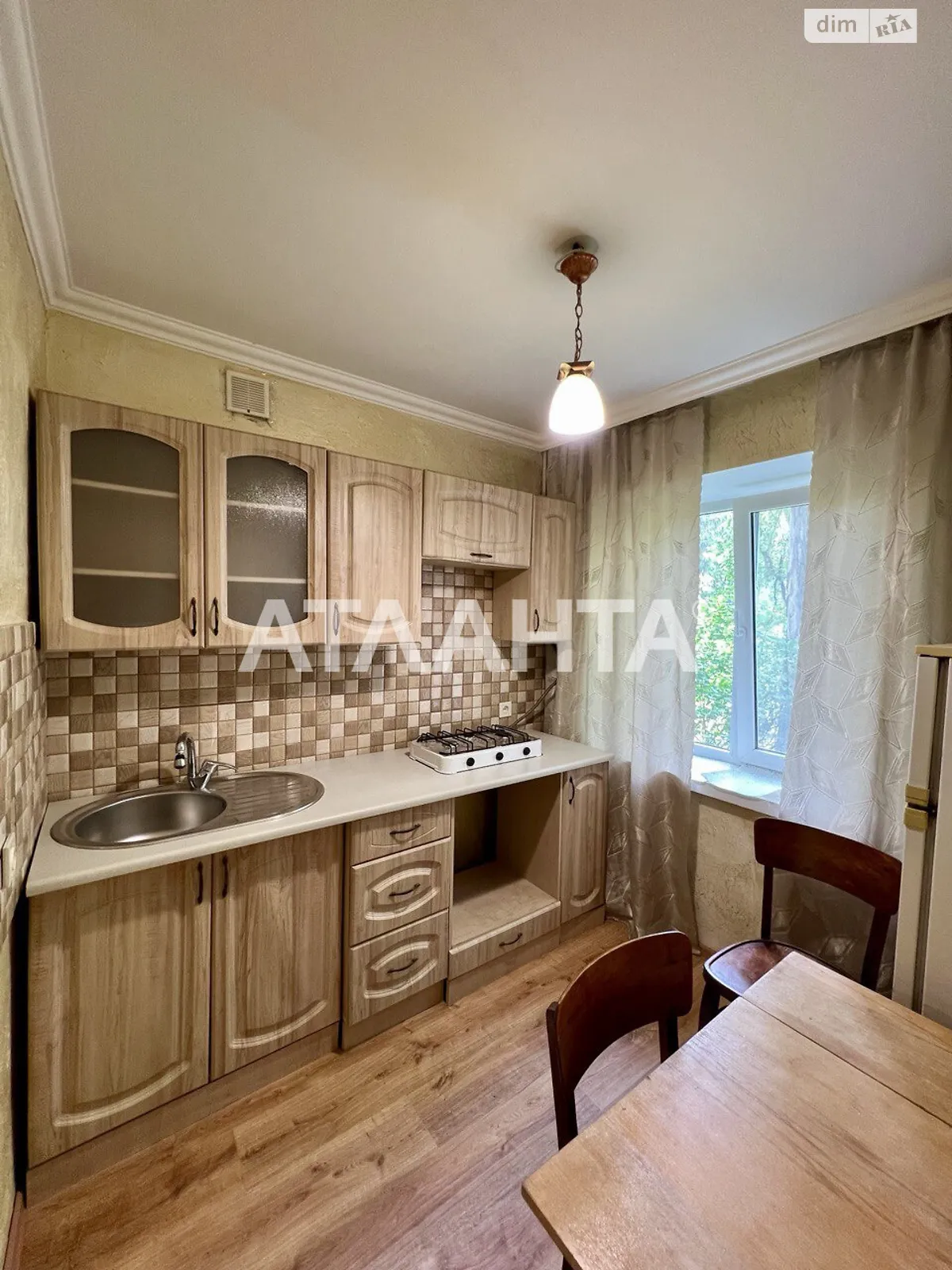 Продается 1-комнатная квартира 30 кв. м в Черновцах, ул. Героев Майдана - фото 1