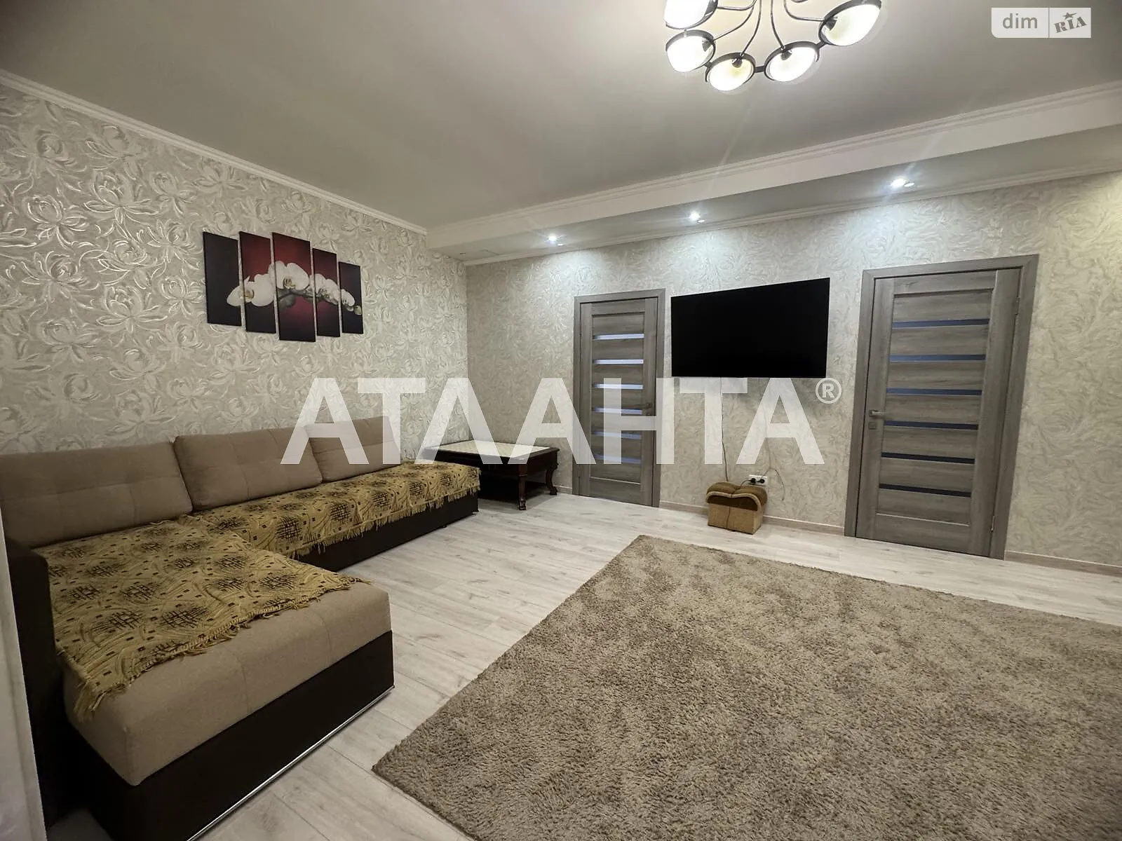 Продается 3-комнатная квартира 105 кв. м в Одессе, ул. Университетская - фото 1