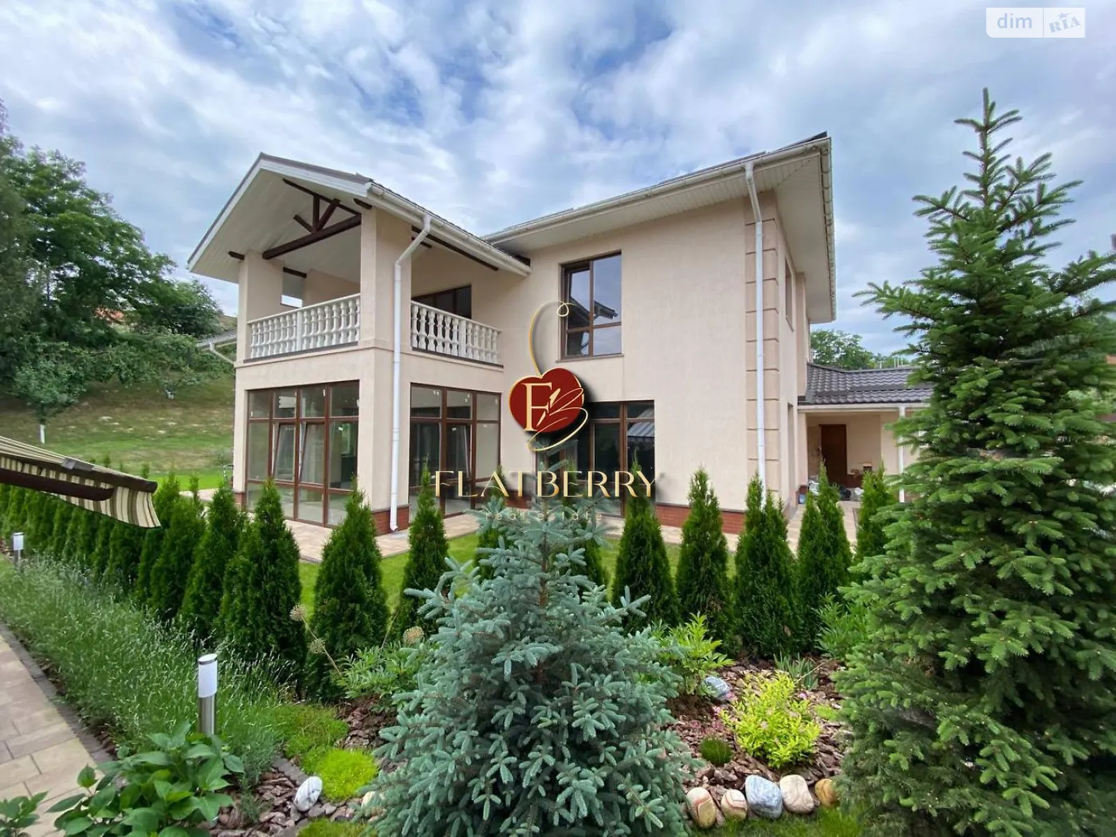 Продается дом на 2 этажа 423 кв. м с камином, цена: 280000 $ - фото 1