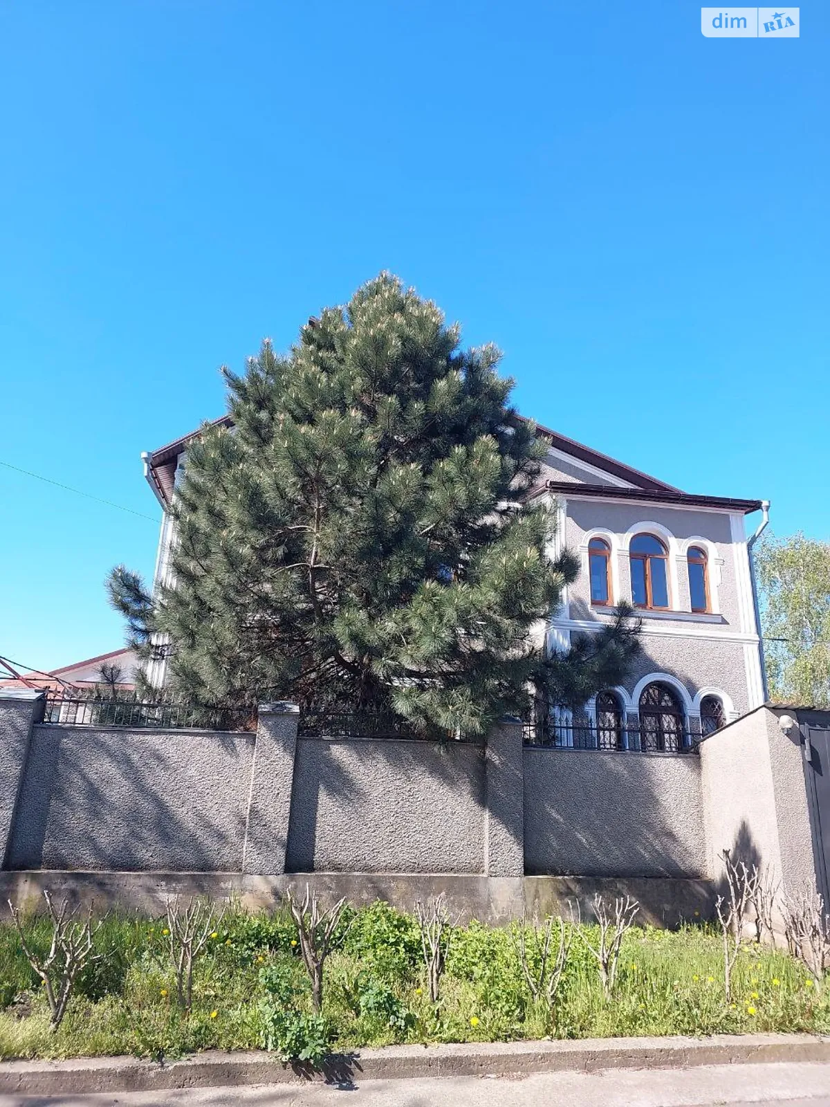 Продается дом на 2 этажа 350 кв. м с террасой, цена: 220000 $ - фото 1