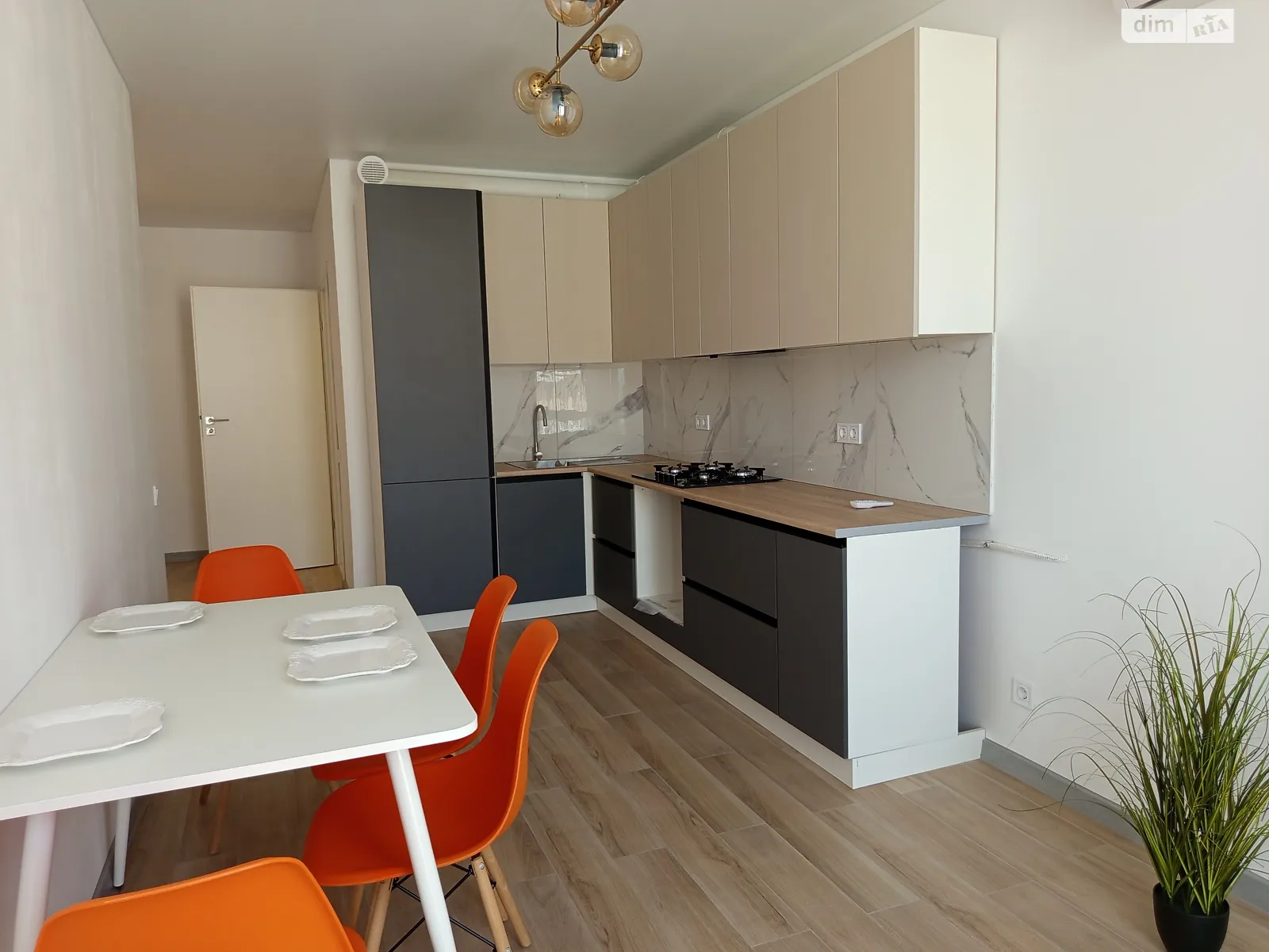 Продается 2-комнатная квартира 74 кв. м в Одессе, ул. Инглези - фото 1