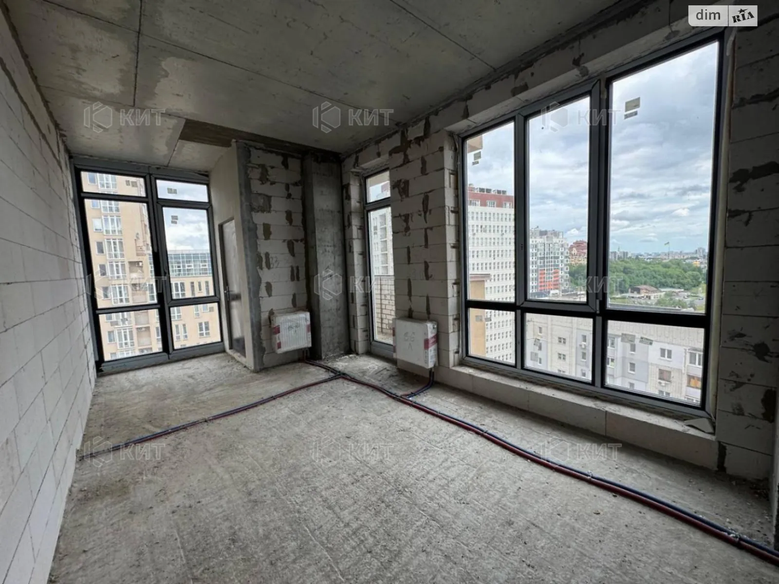 Продается 3-комнатная квартира 107 кв. м в Харькове, ул. Сухумская, 22 - фото 1