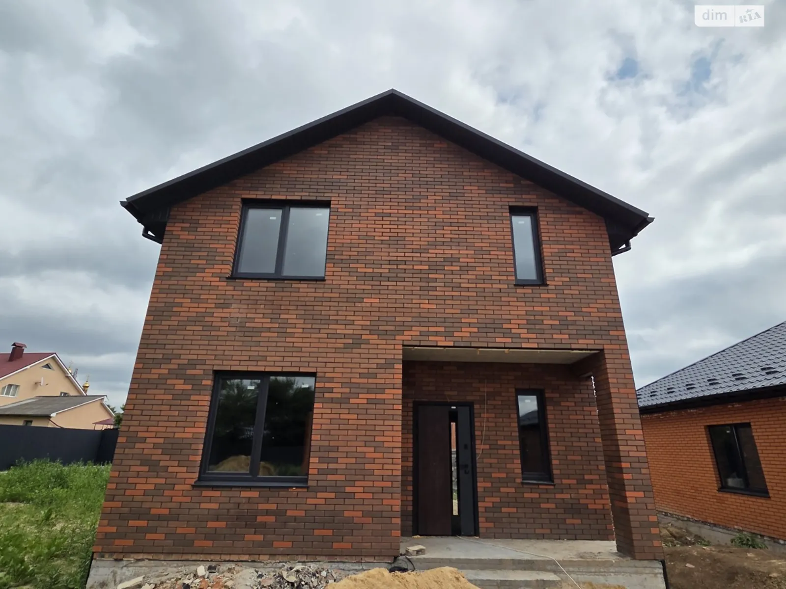 Продается дом на 2 этажа 125 кв. м с камином, цена: 92000 $ - фото 1