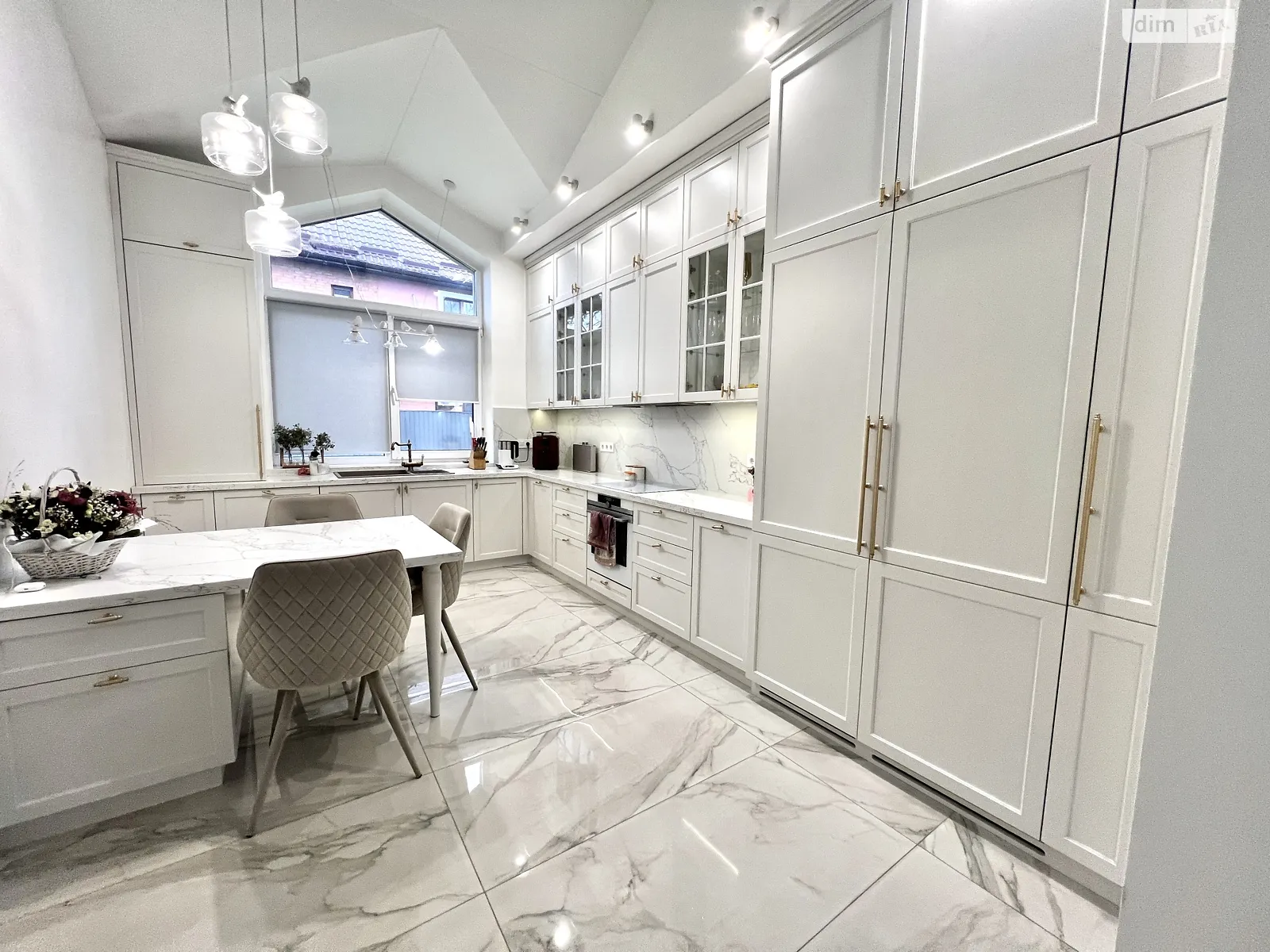 Продается одноэтажный дом 252 кв. м с гаражом, цена: 420000 $ - фото 1