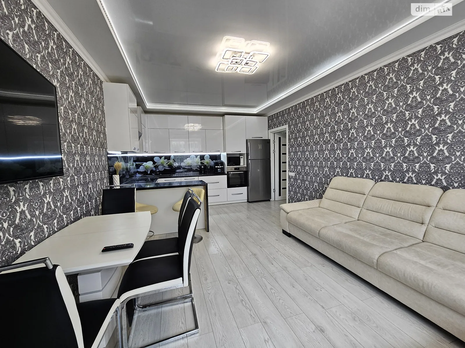 Продается 2-комнатная квартира 71 кв. м в Черкассах, ул. Гоголя, 261/1 - фото 1