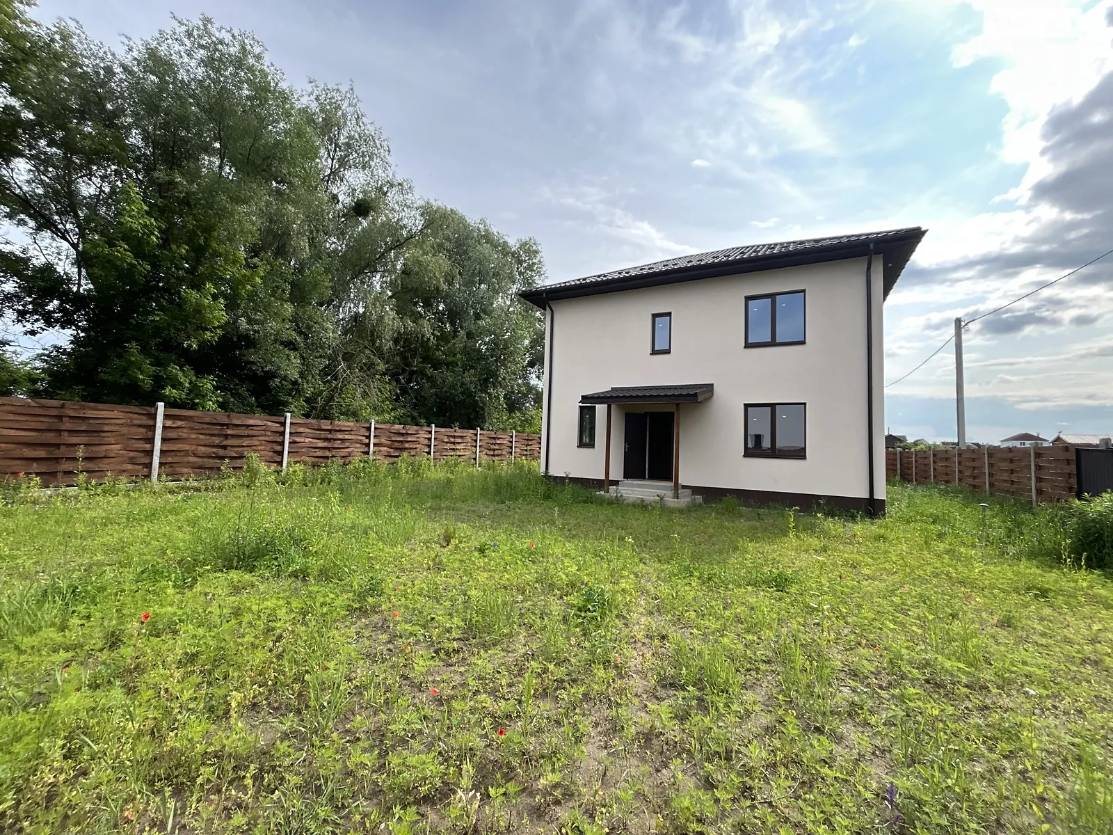 Продается дом на 2 этажа 120 кв. м с бассейном, цена: 100000 $ - фото 1